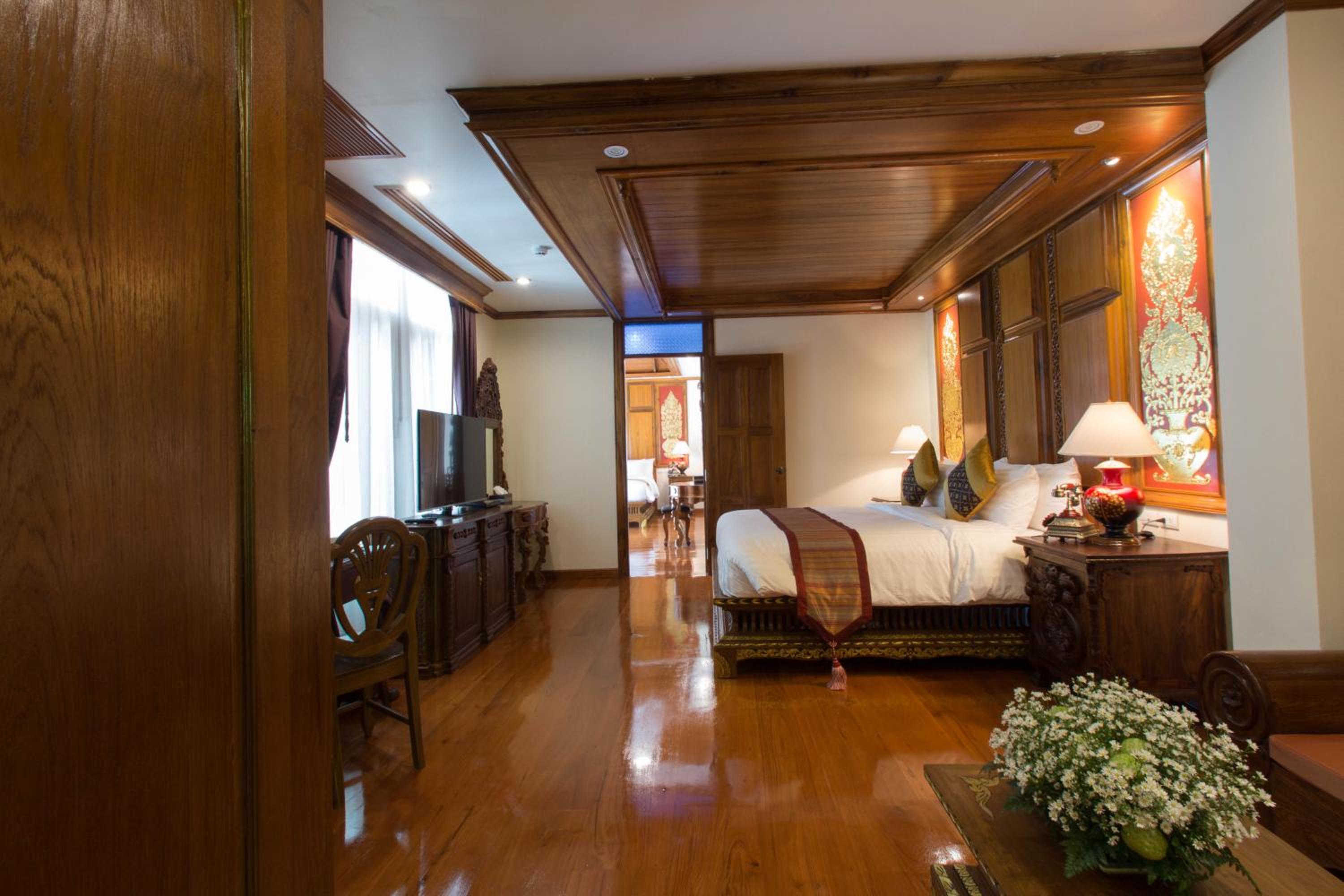 Presidential Suite thumbnail 6