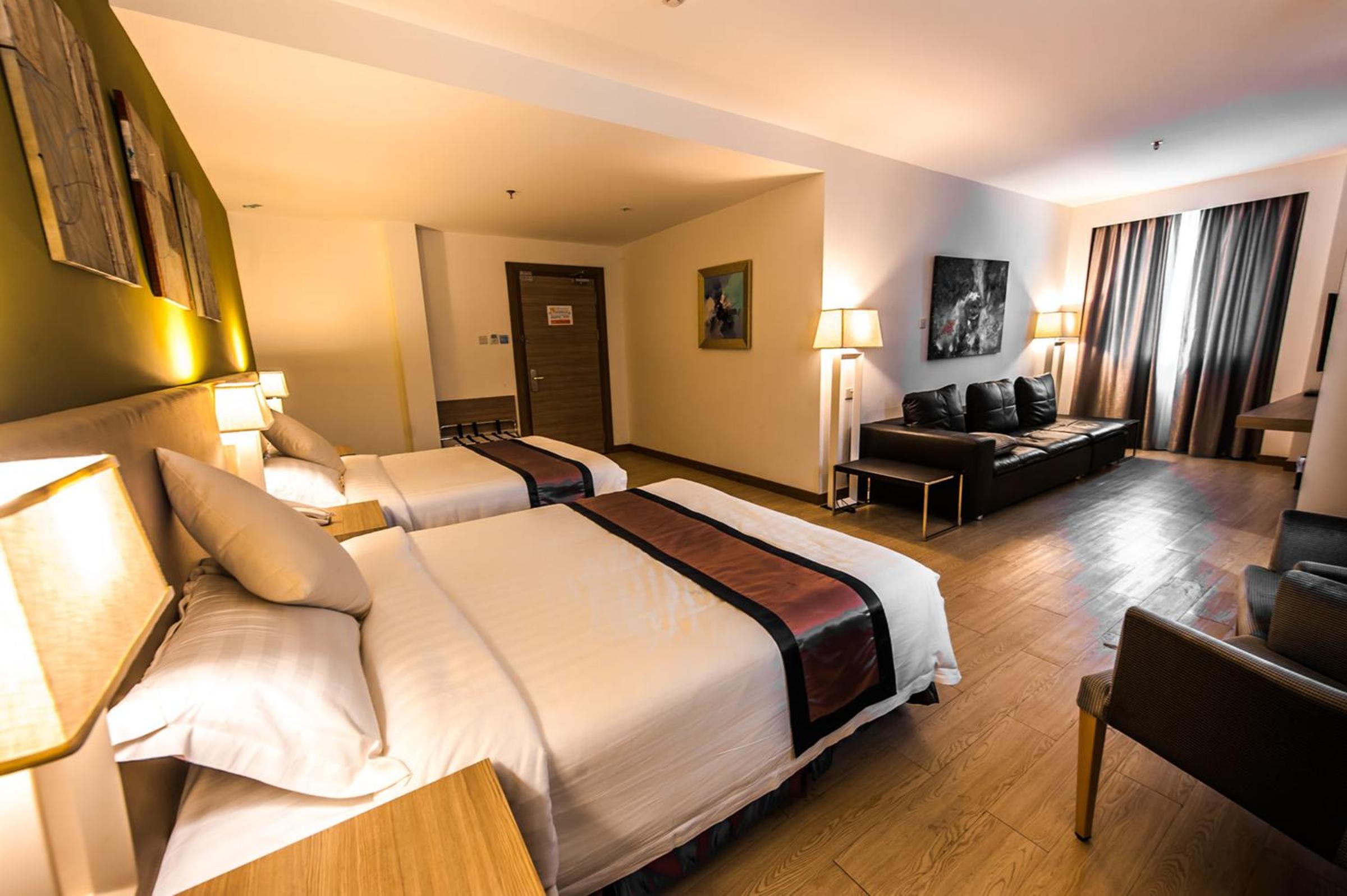 Executive Deluxe Double Queen Room