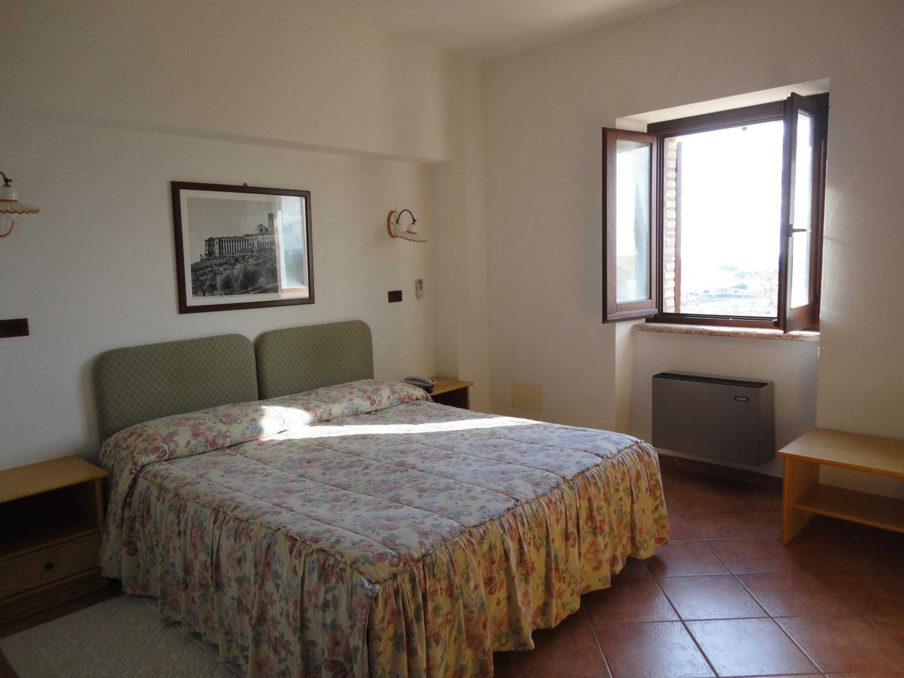 Double or Twin Room - Photo 14