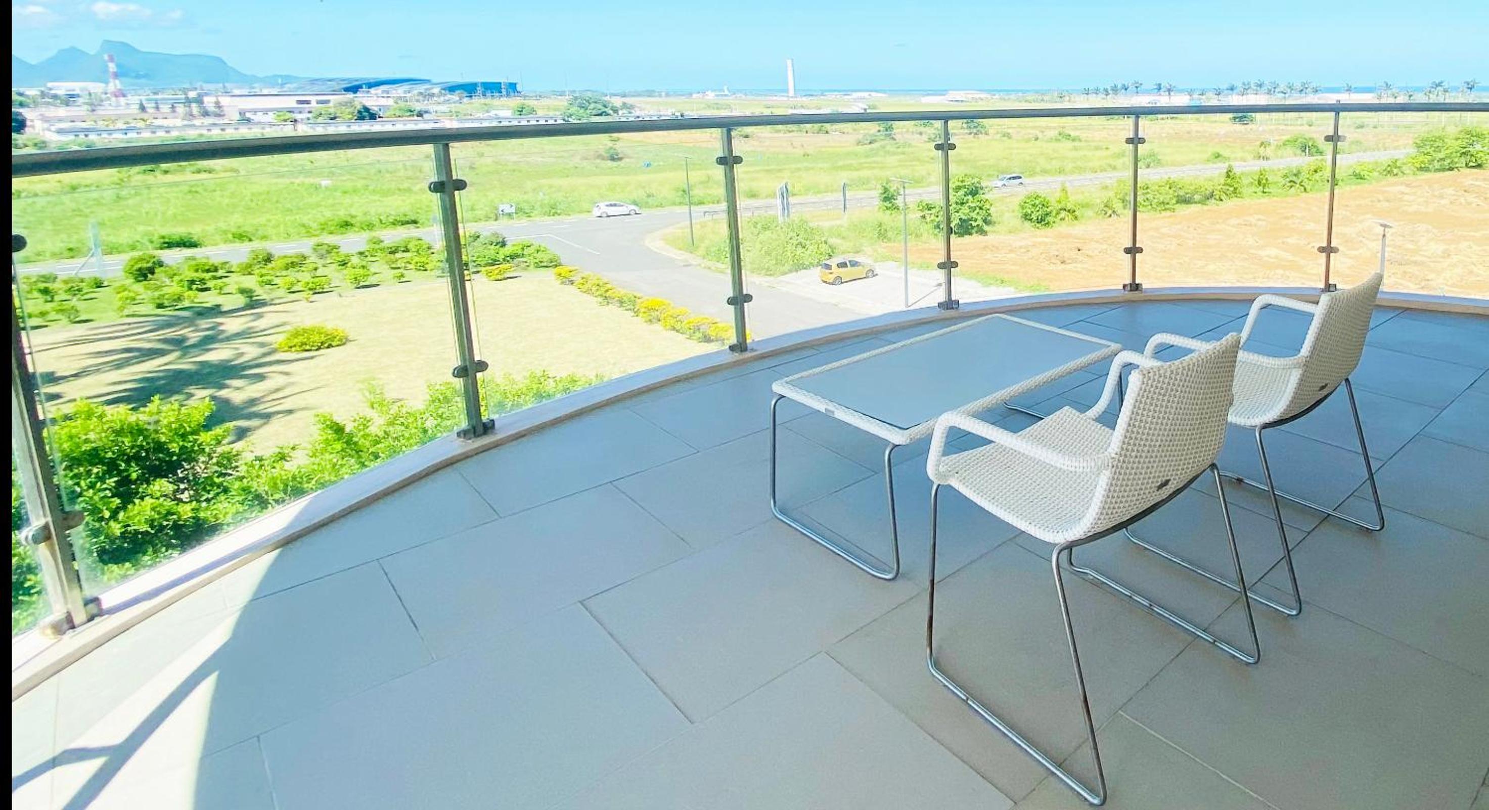 Premium Queen Room with Balcony photo 1