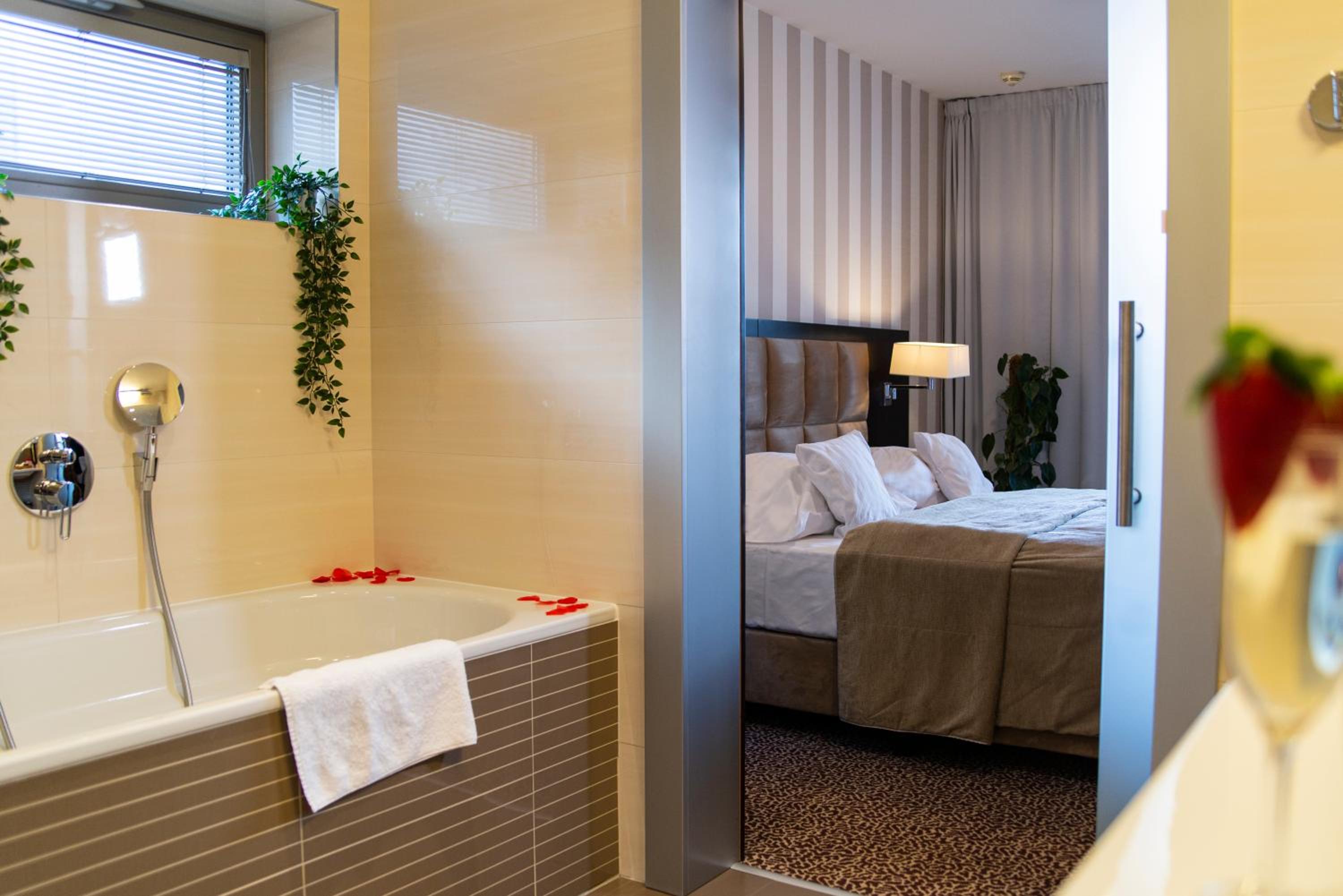 Classic Suite - Photo 8