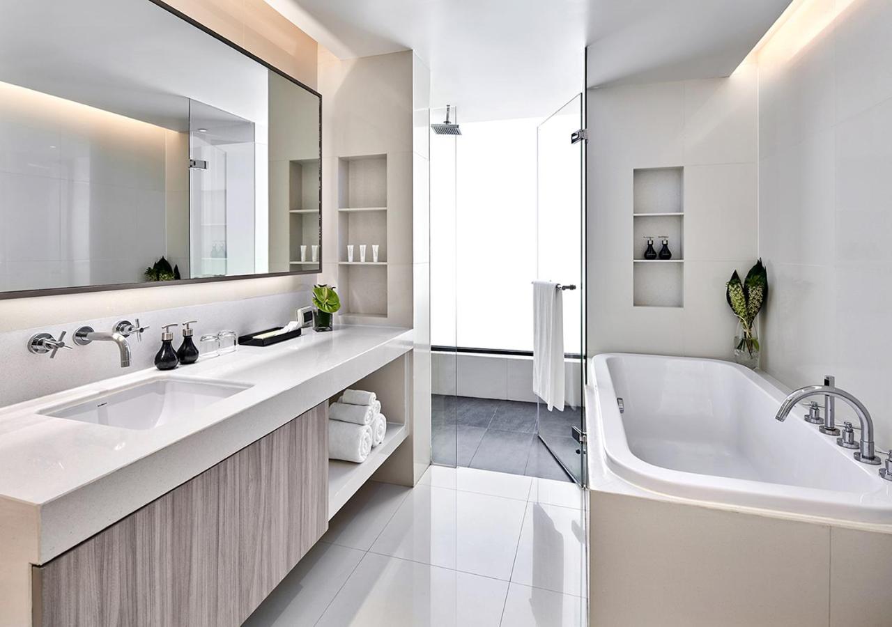 One-Bedroom Premier with Balcony photo 2