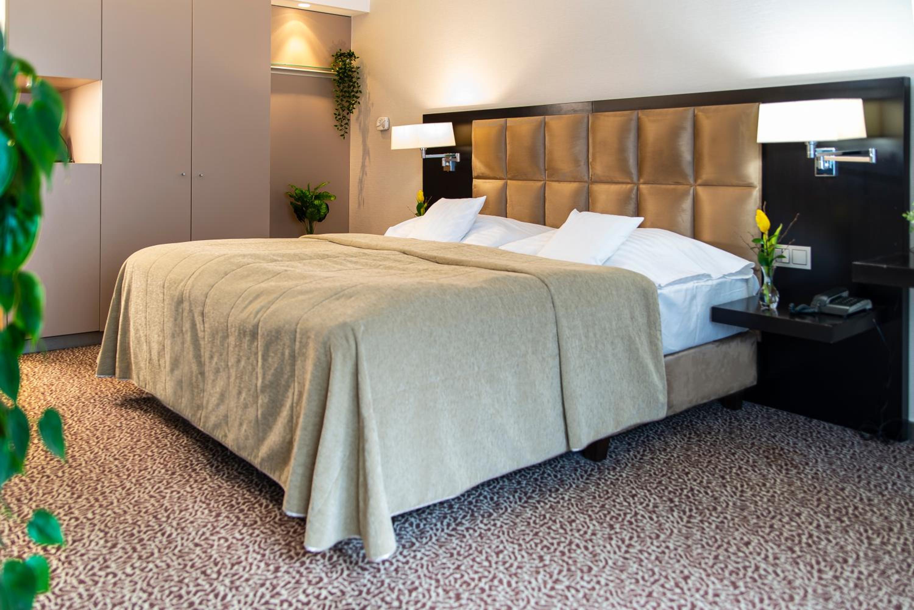 Business Room - Photo 12