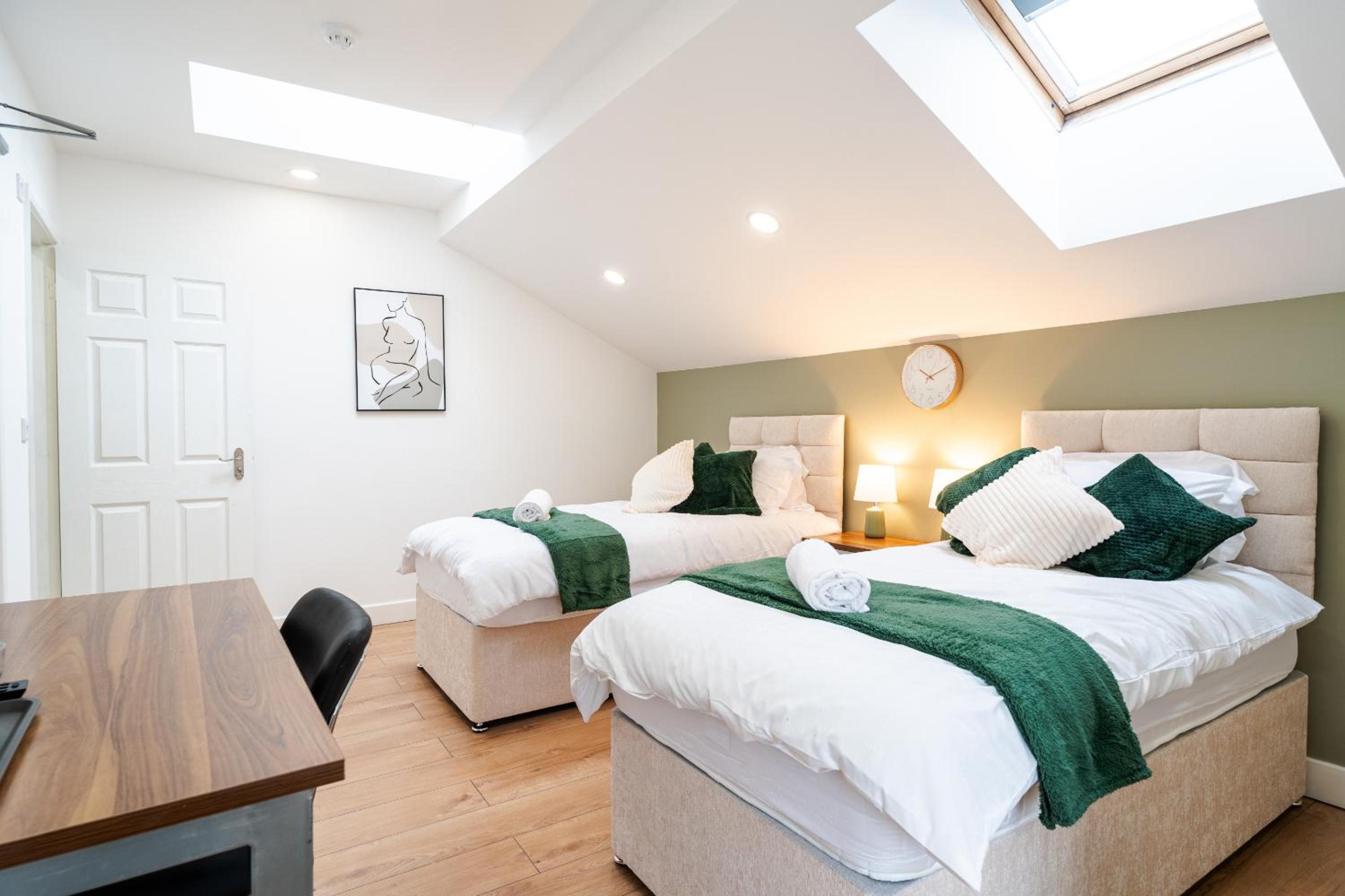 Deluxe Suite - Photo 2