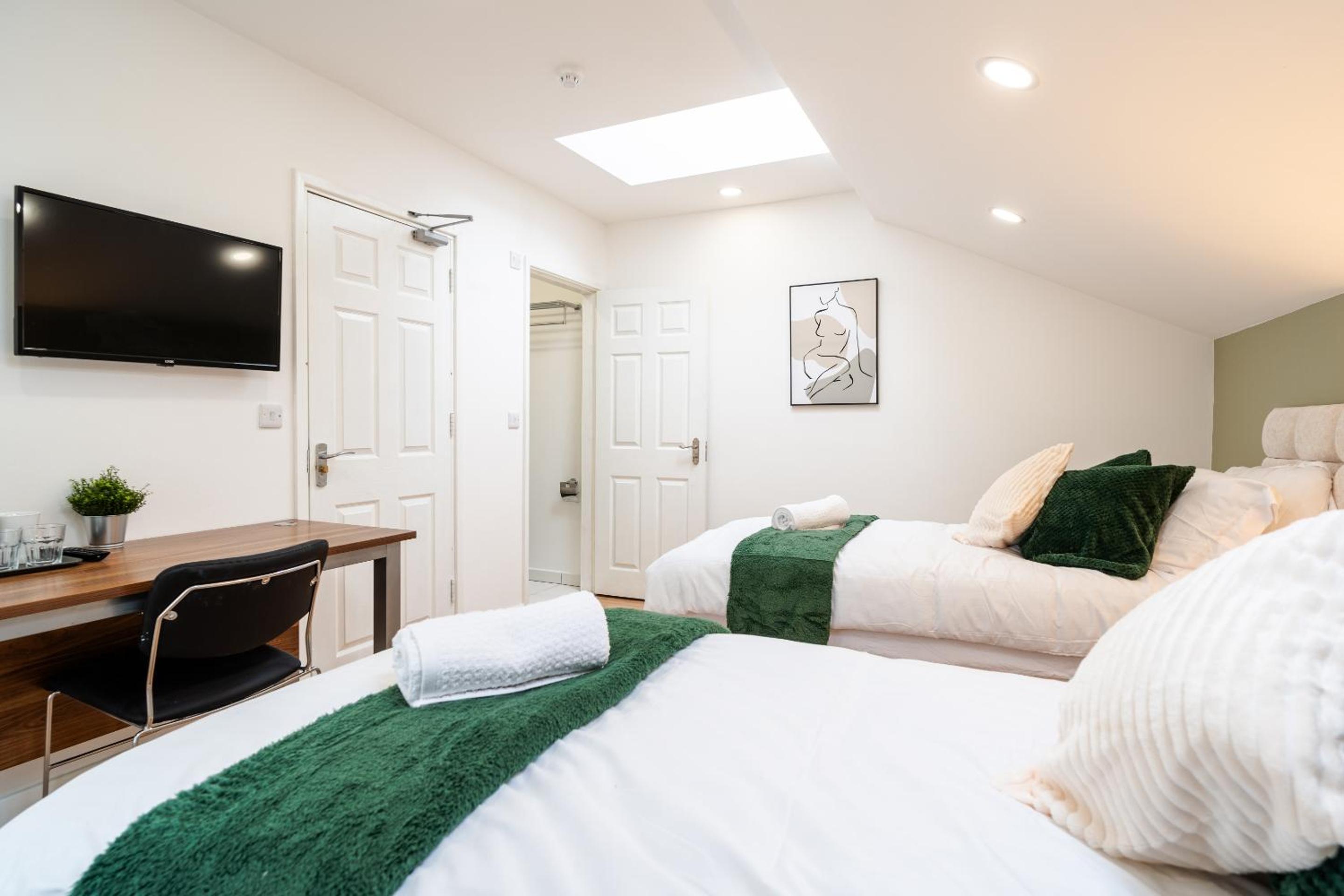 Deluxe Suite - Photo 5