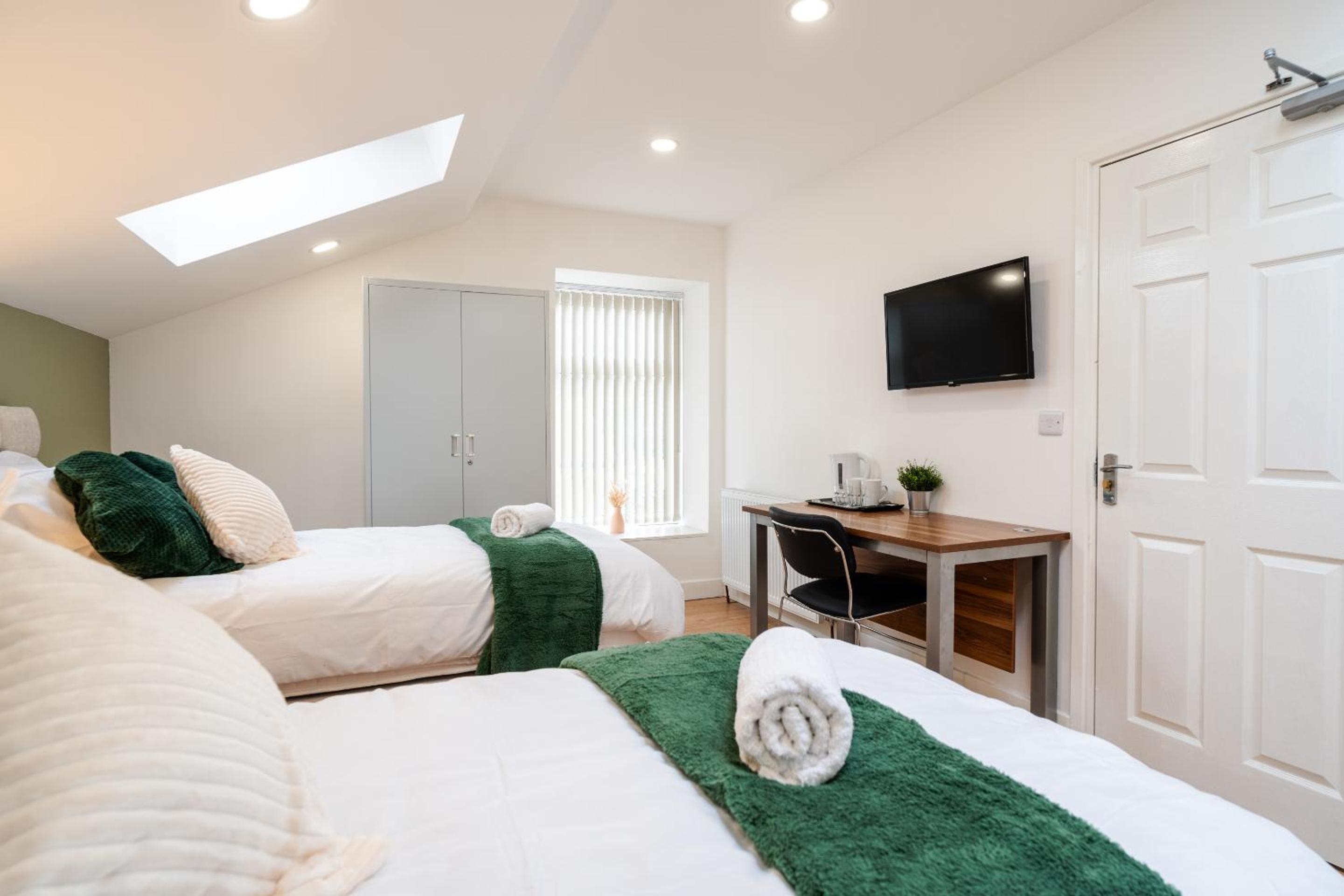 Deluxe Suite - Photo 6
