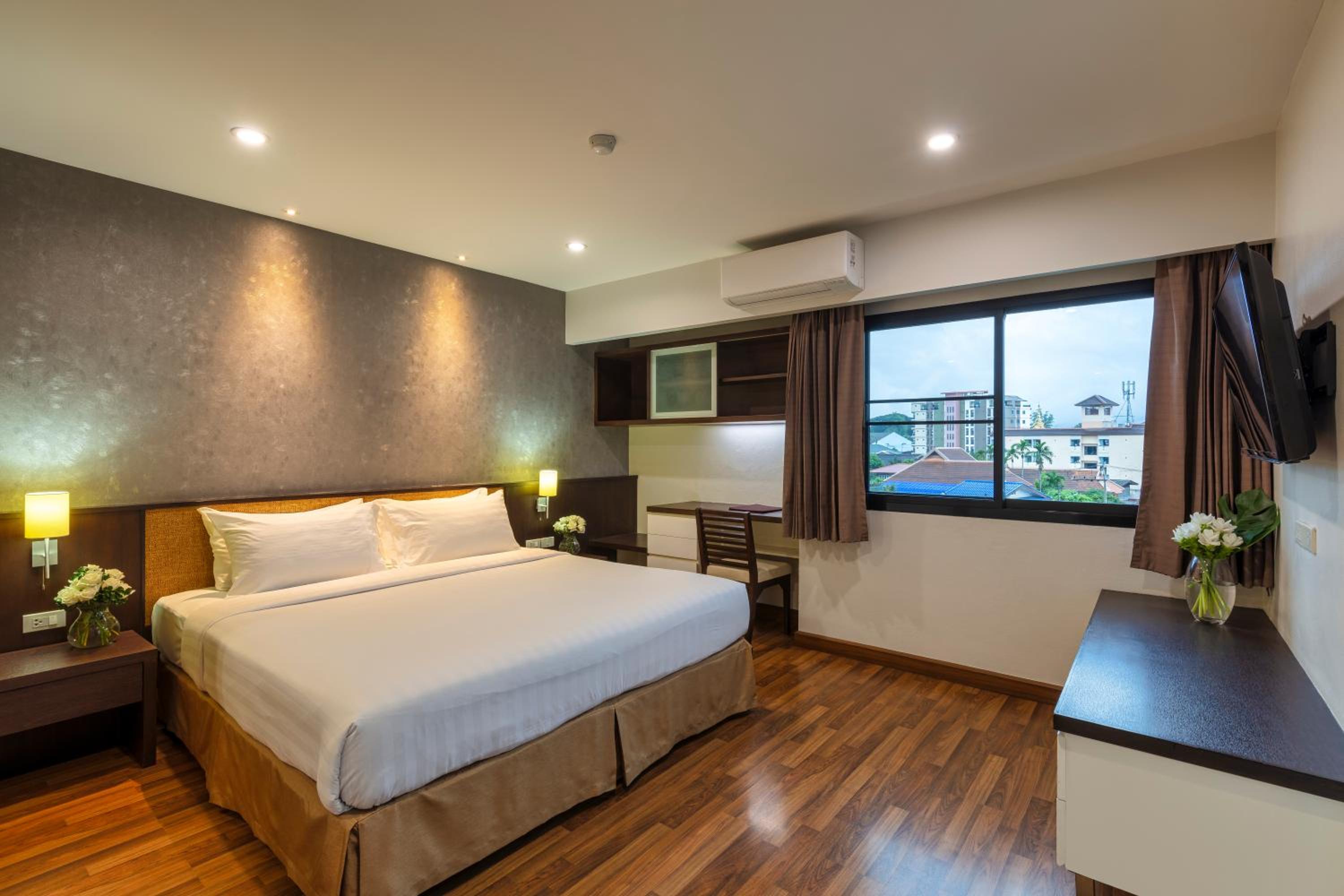 Superior One-Bedroom Apartment