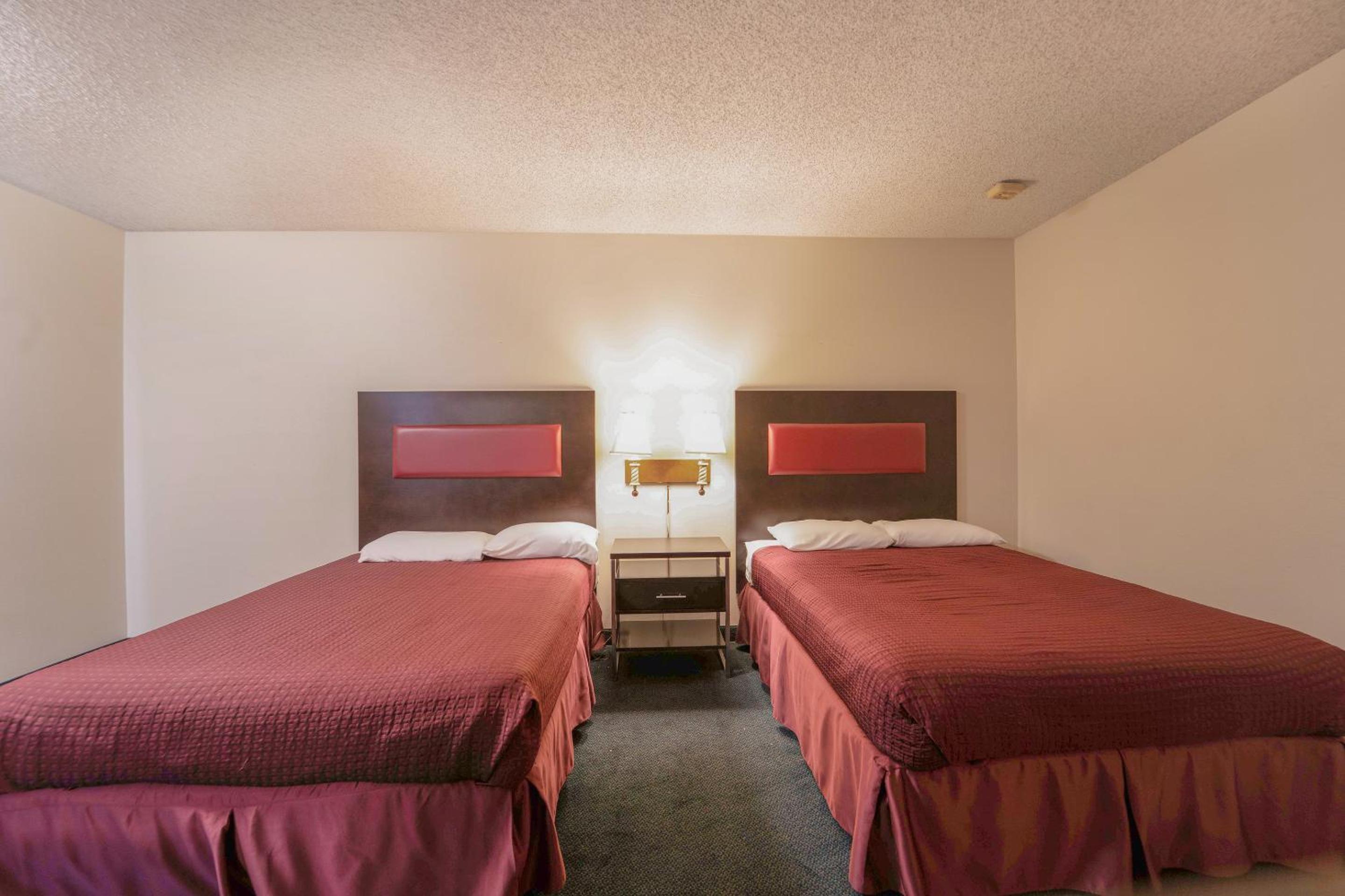 Double Room with Two Double Beds - Photo 7