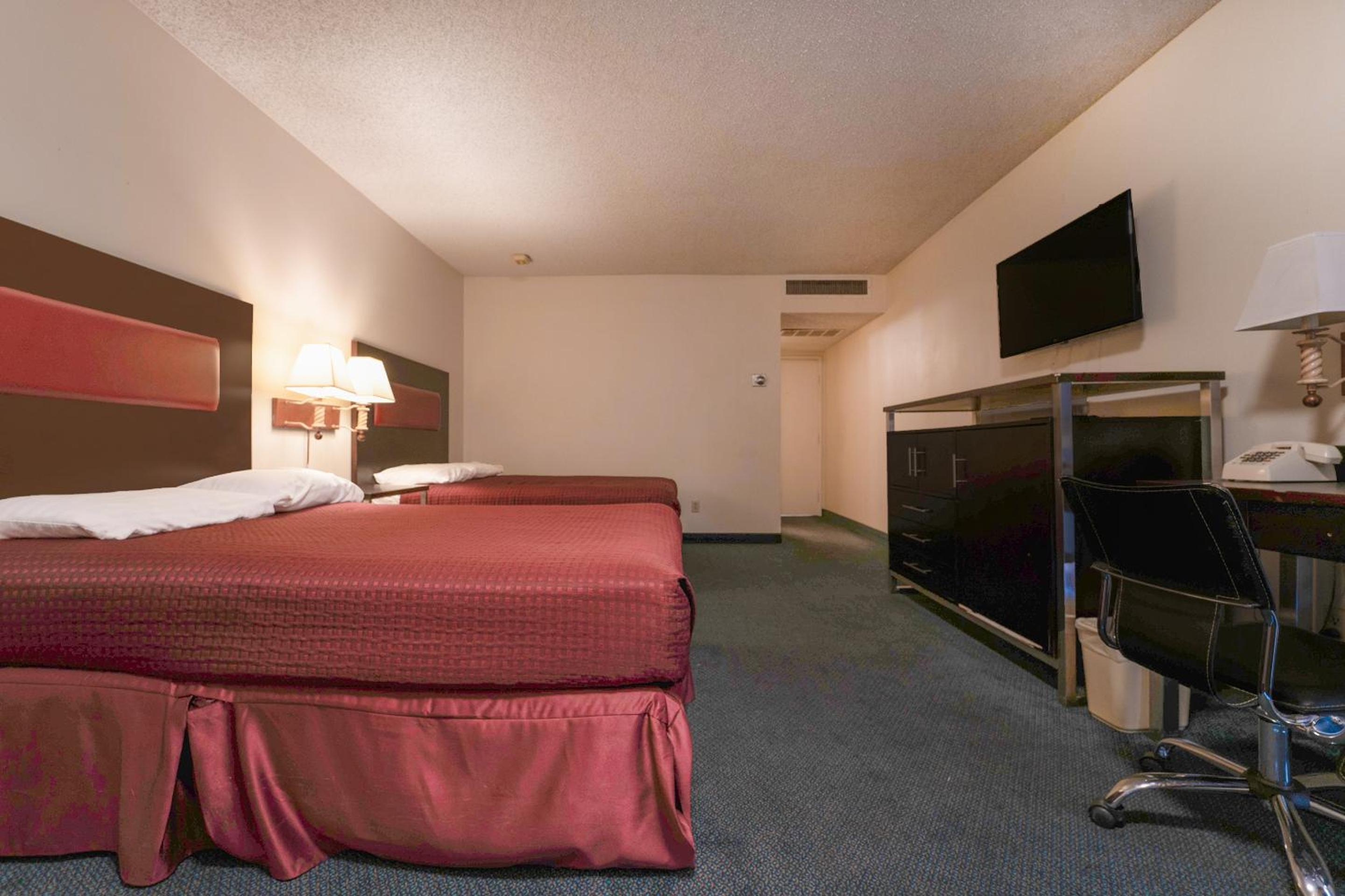 Double Room with Two Double Beds - Photo 6