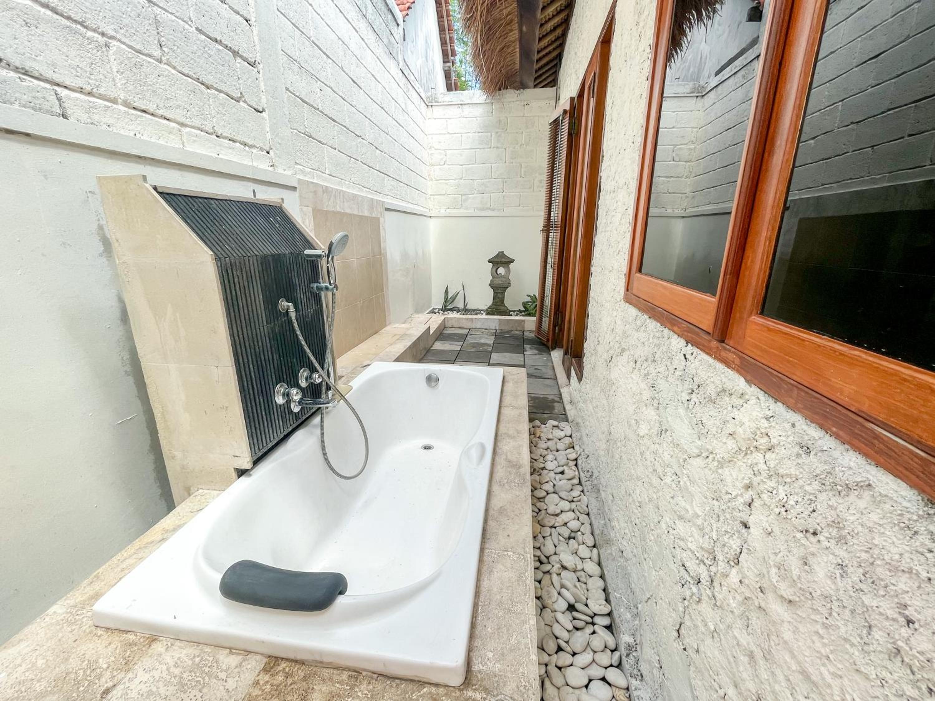 Suite with Private Pool - Photo 5