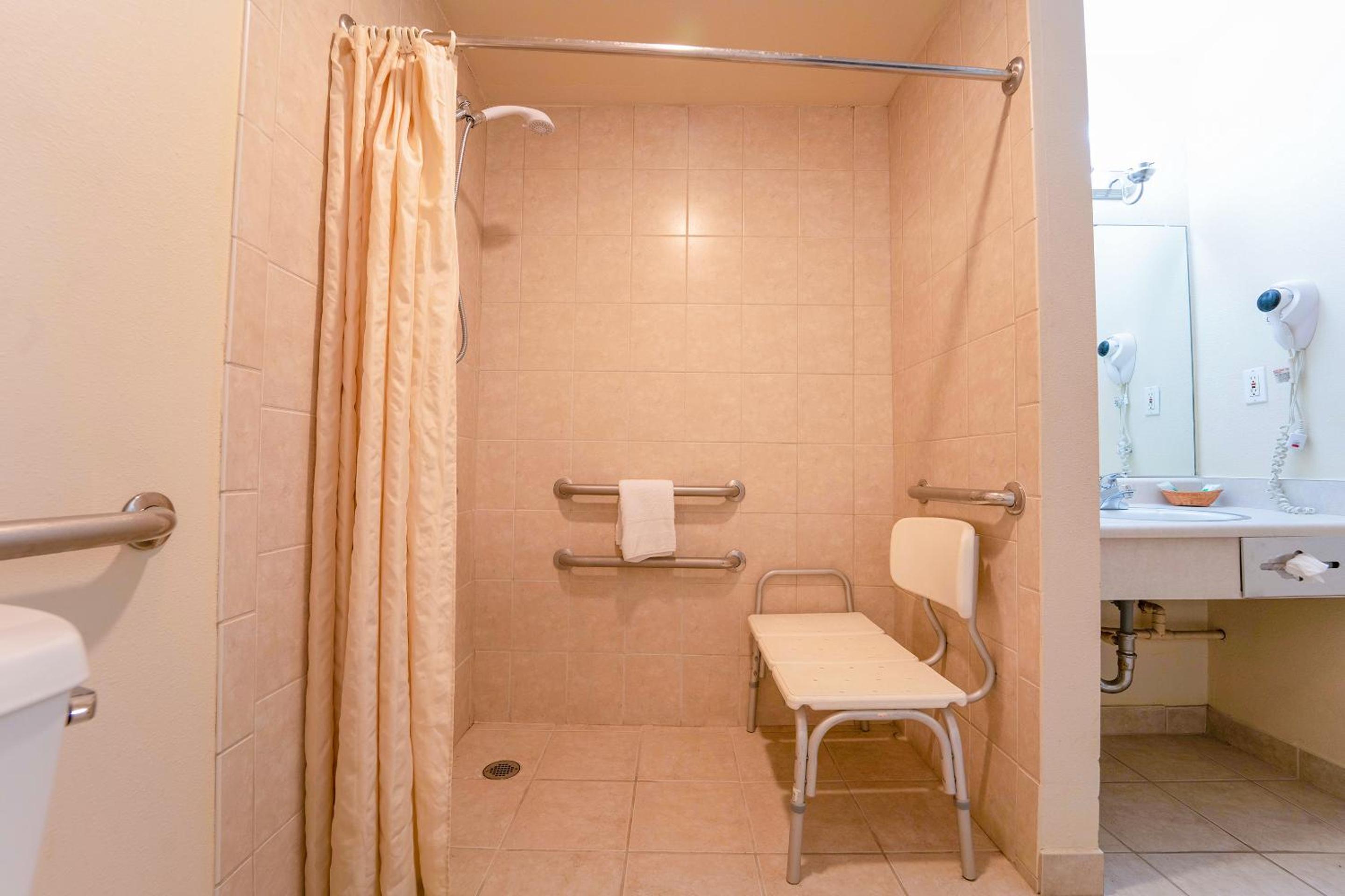 2 Full Bed Accessible	 - Photo 4