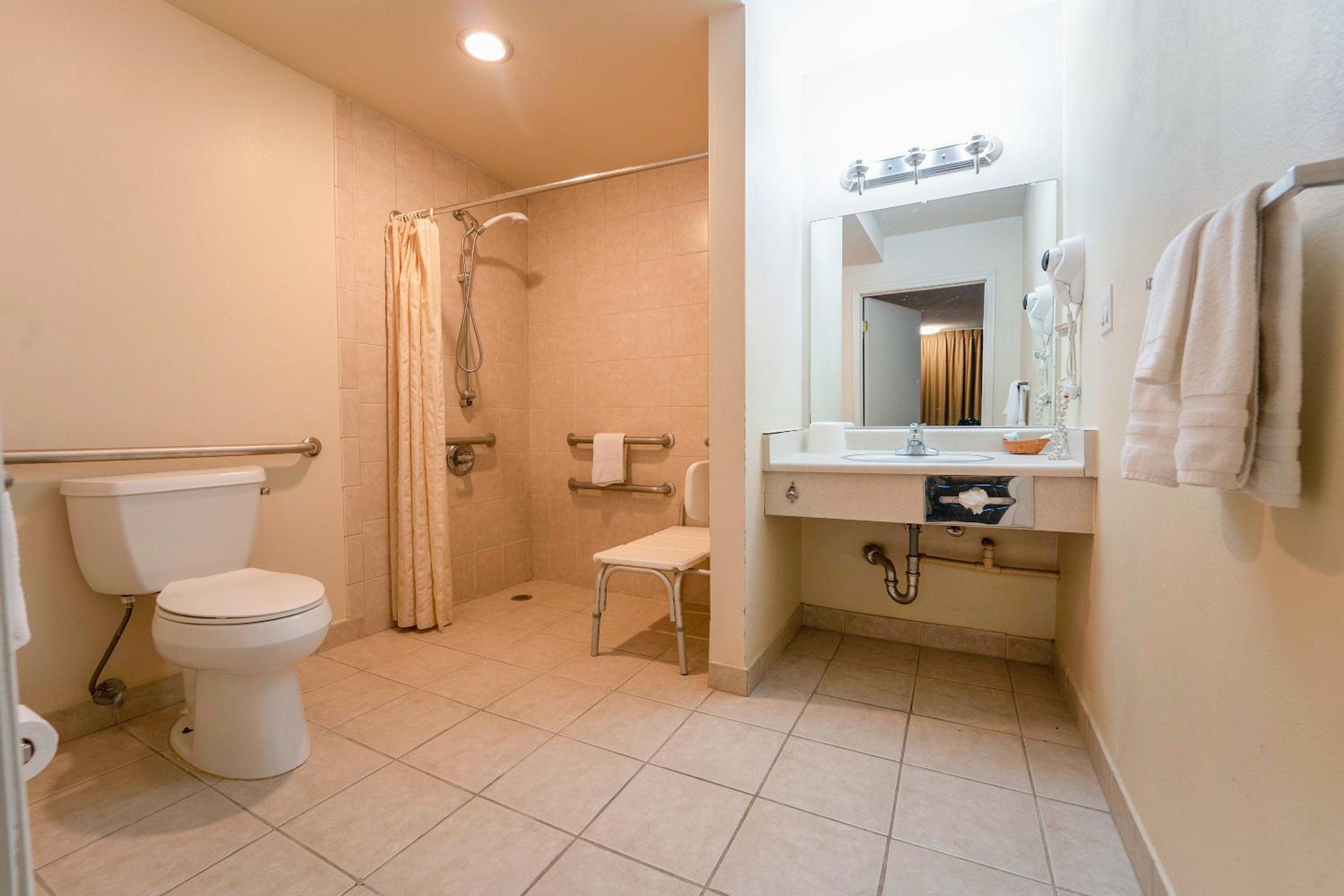2 Full Bed Accessible	 - Photo 7