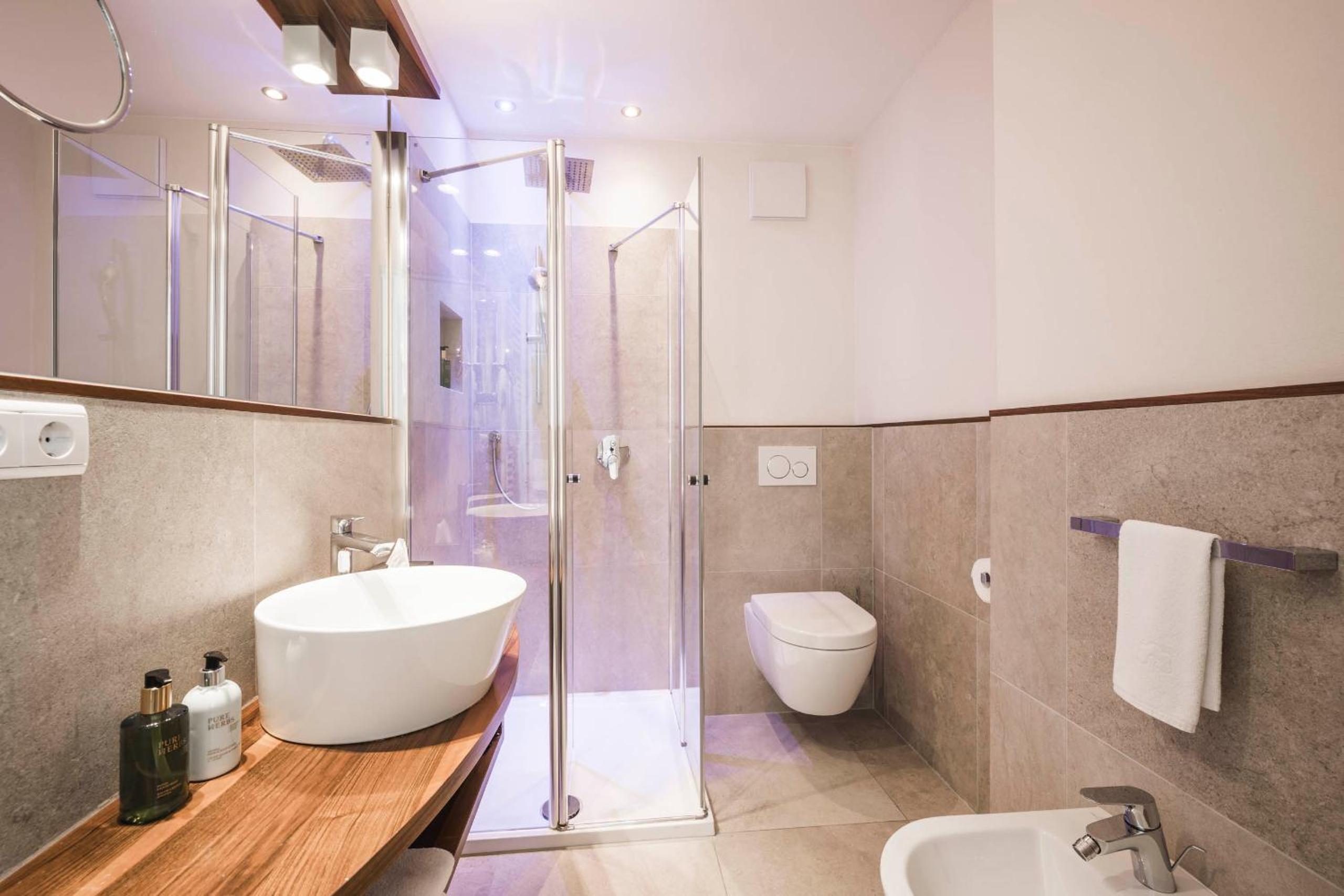 Standard Double Room - Photo 4