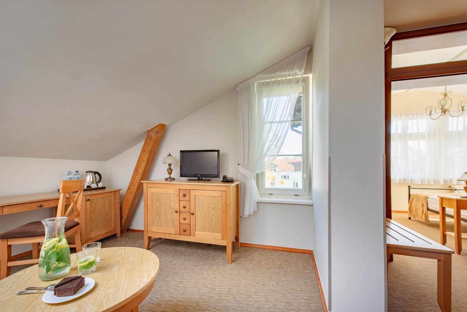 Family Room - Photo 3