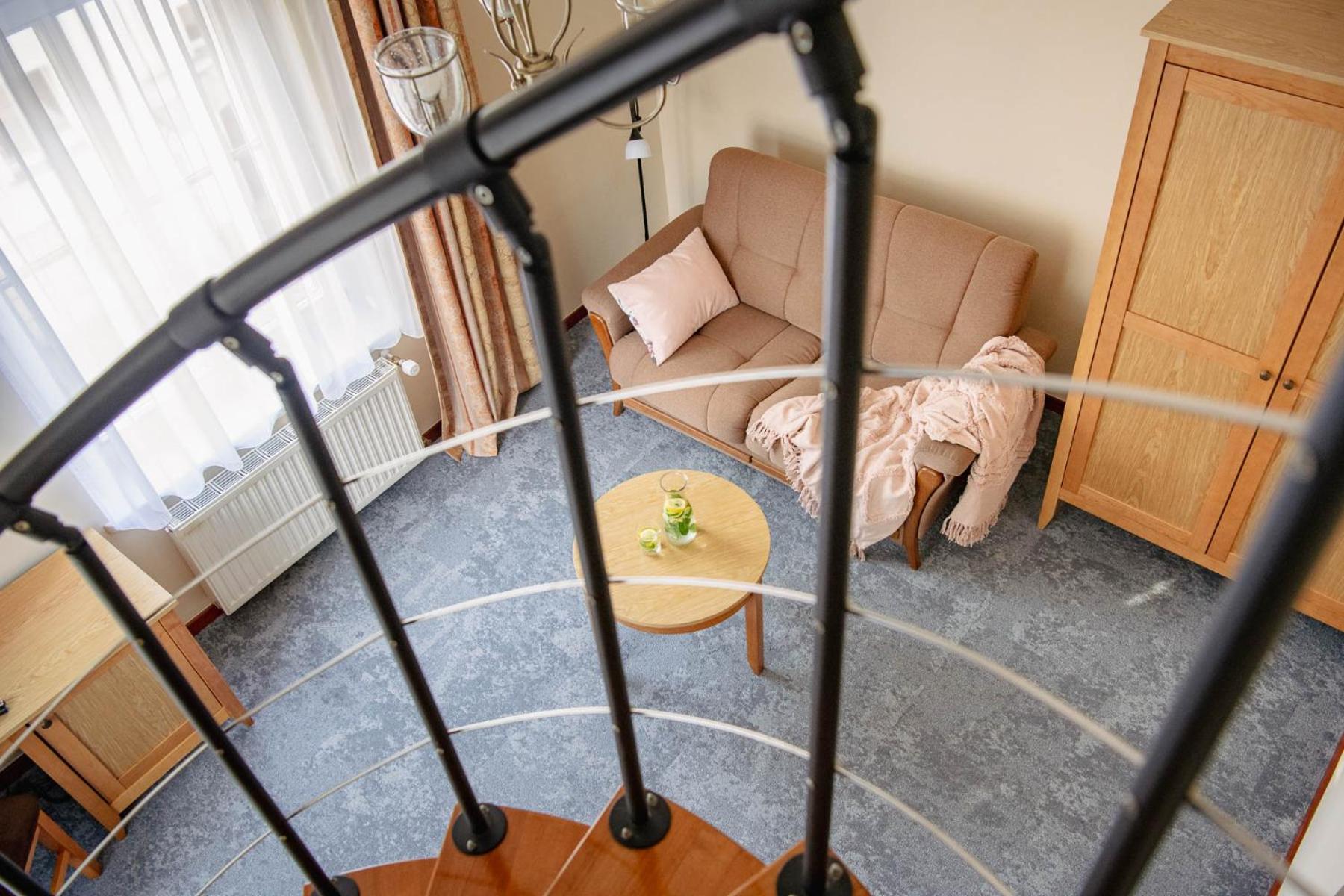 Family Room - Photo 8