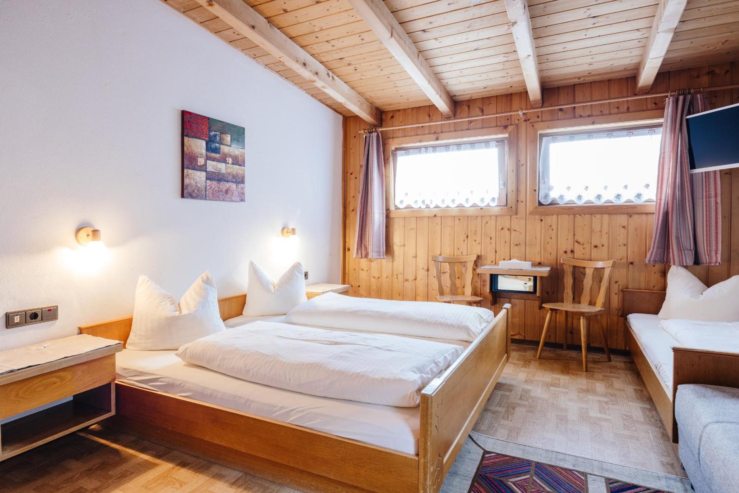Family Suite (5 Adults)