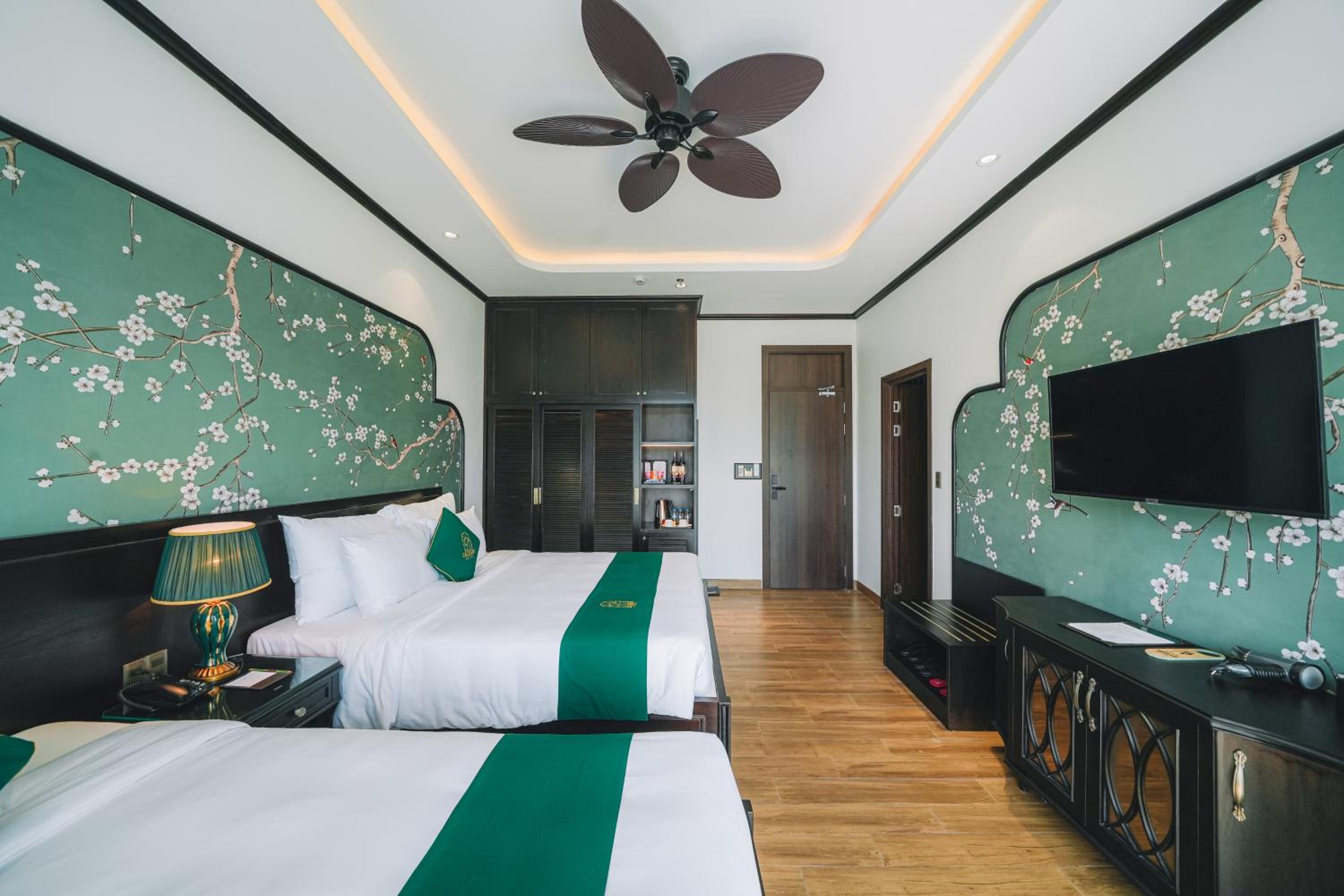 Triple Room with Balcony - Photo 9