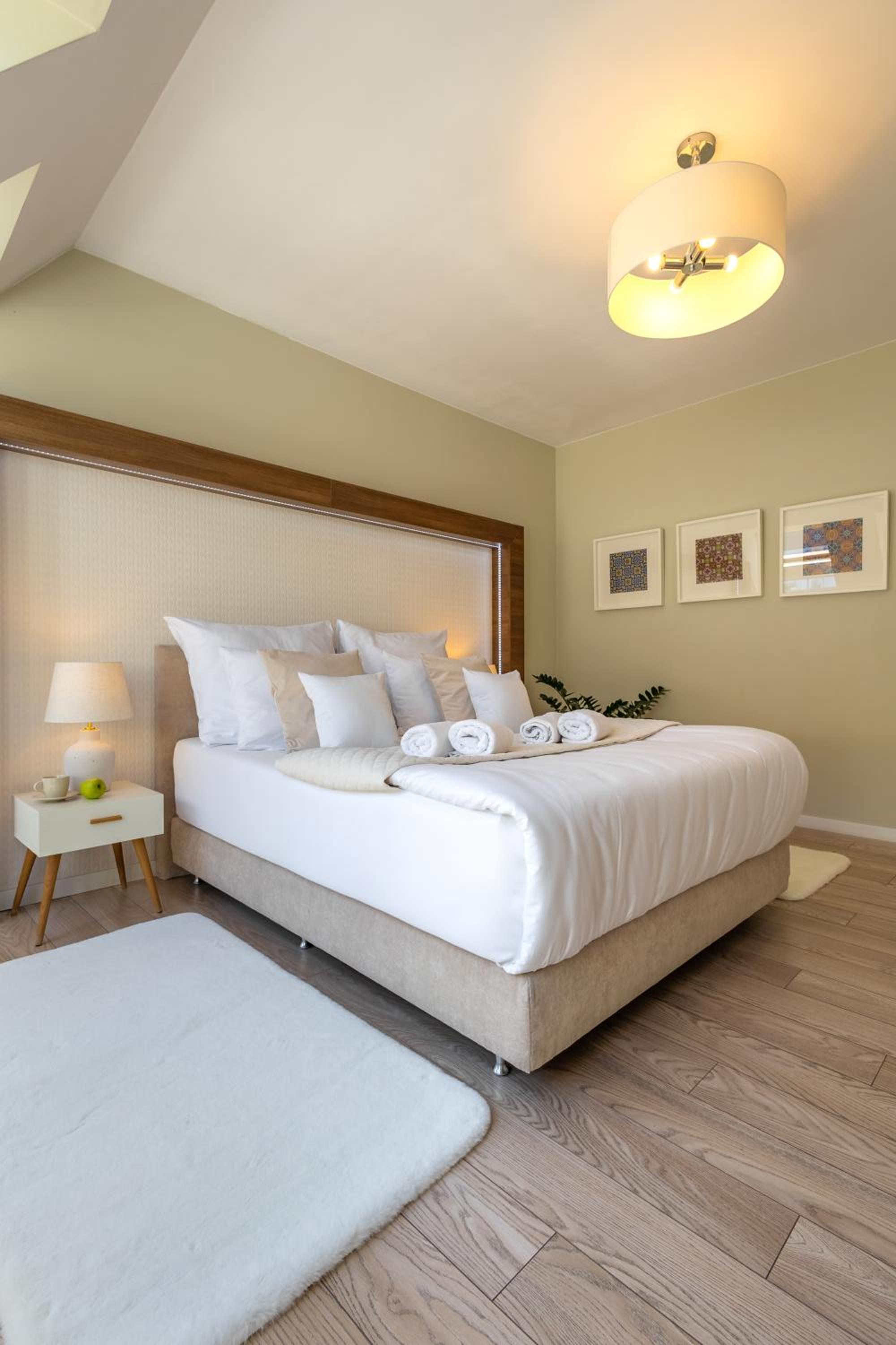 One-Bedroom Apartment - Photo 4