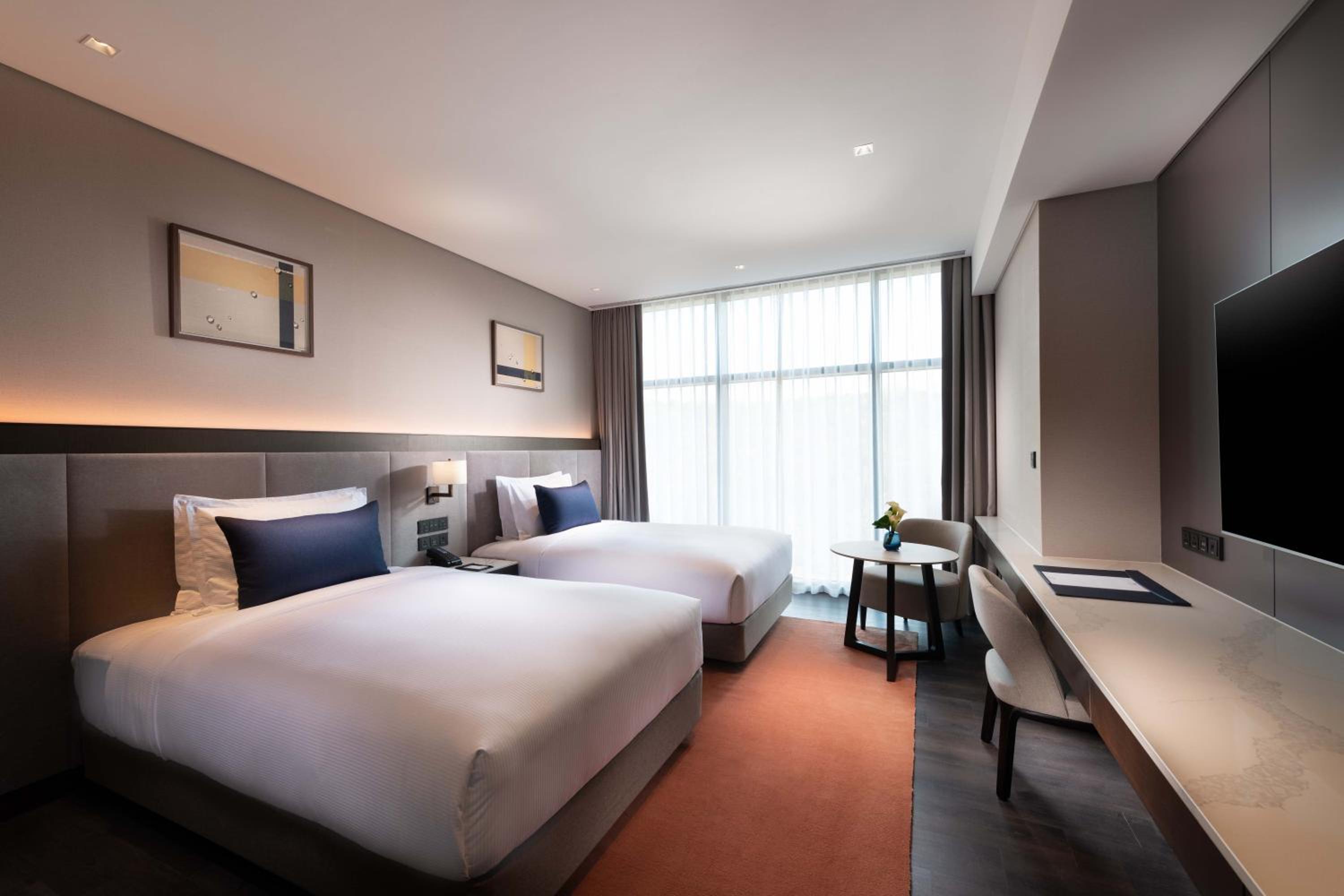 Twin Room - Photo 5
