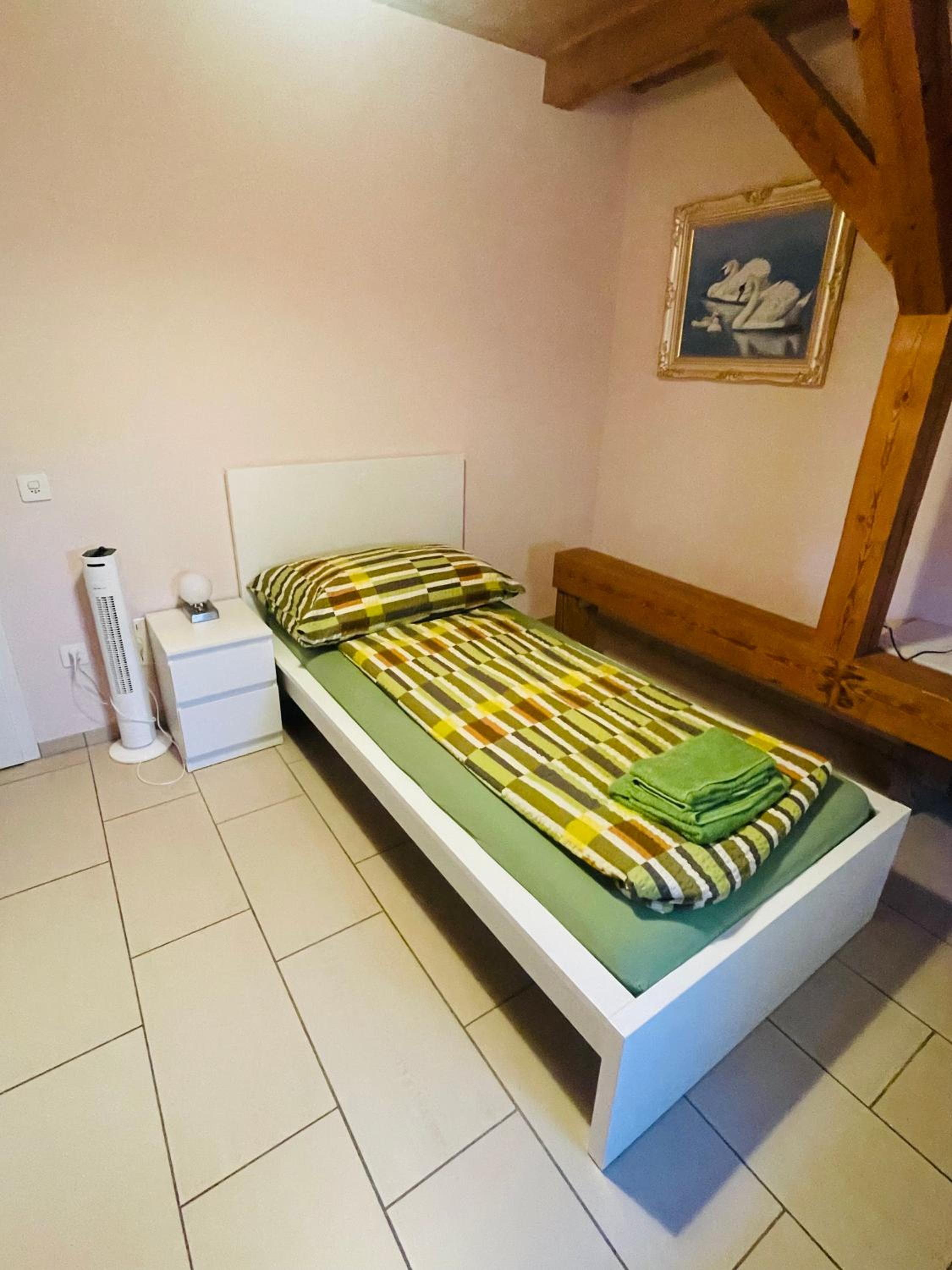 Single Room with Shared Bathroom photo 1