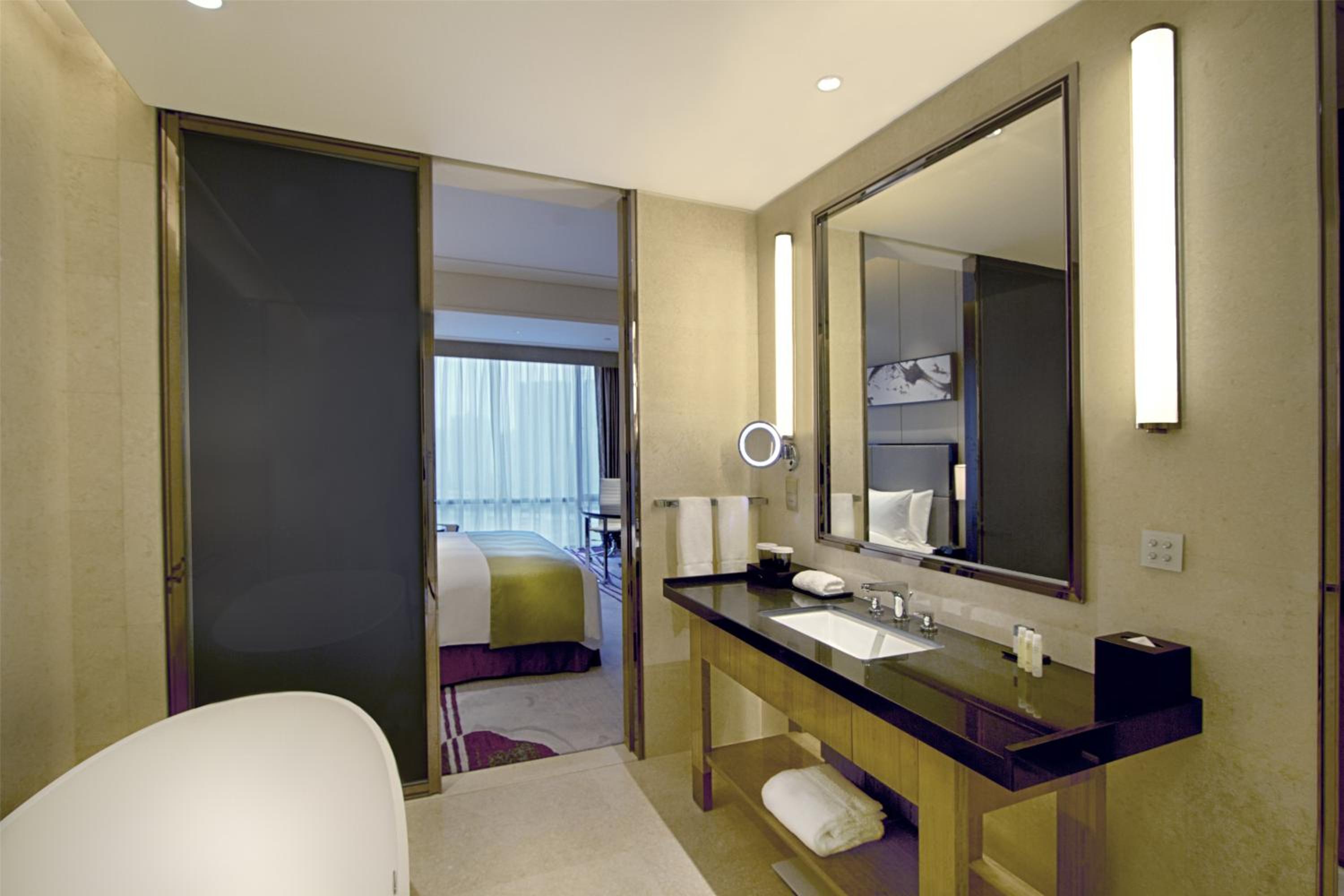 Executive King Room - Lounge Access photo 3