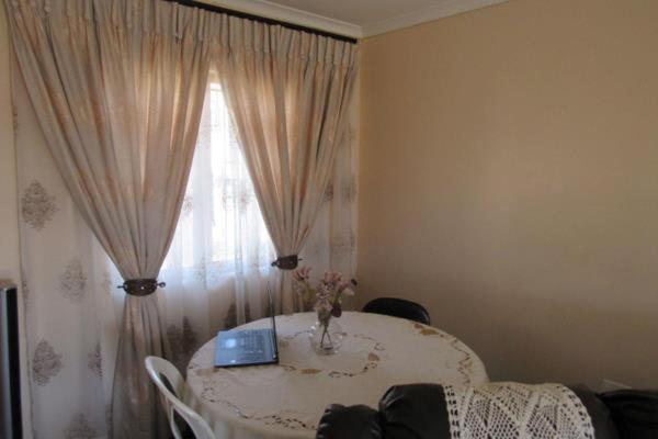Three-Bedroom House photo 2