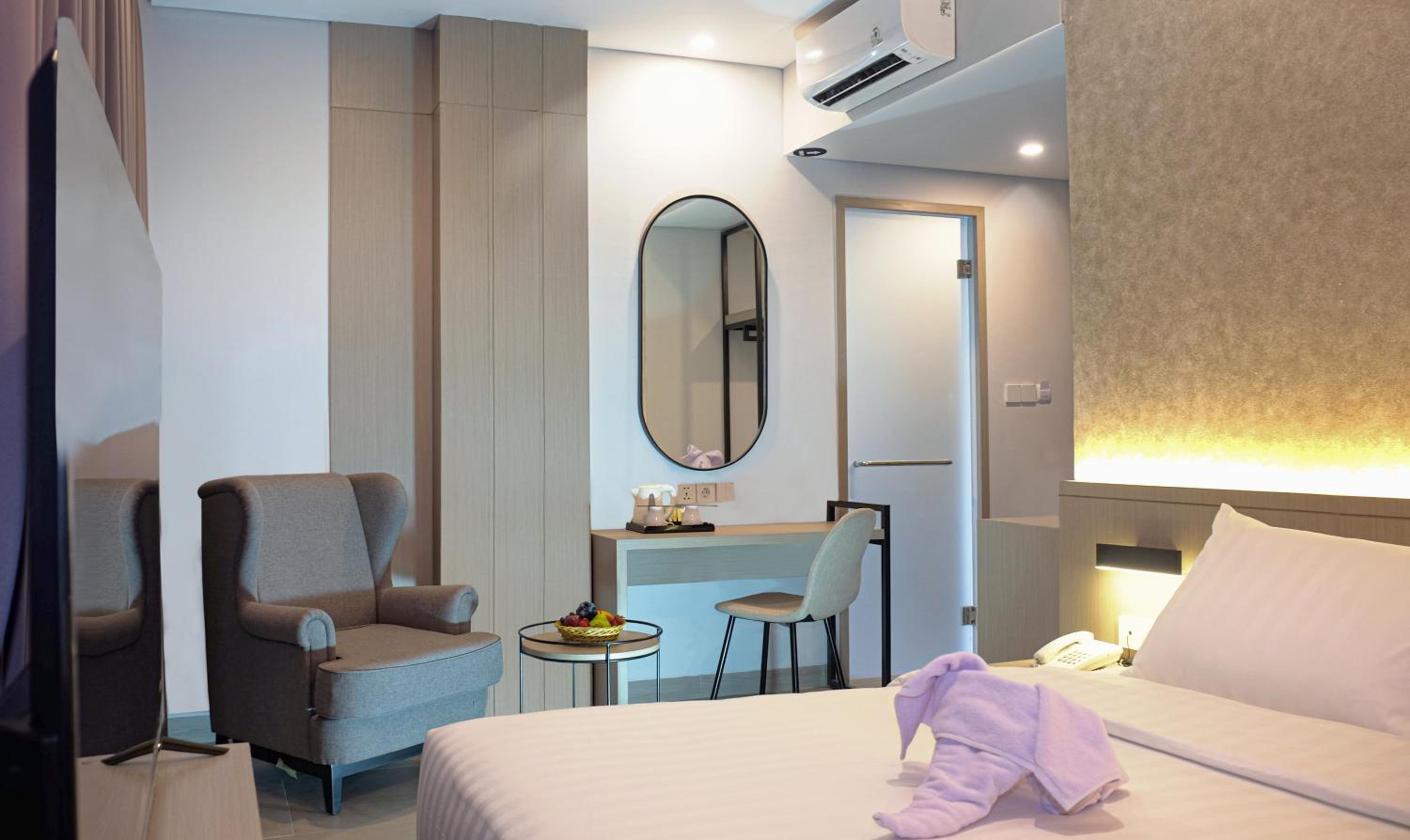 Suite - Photo 6