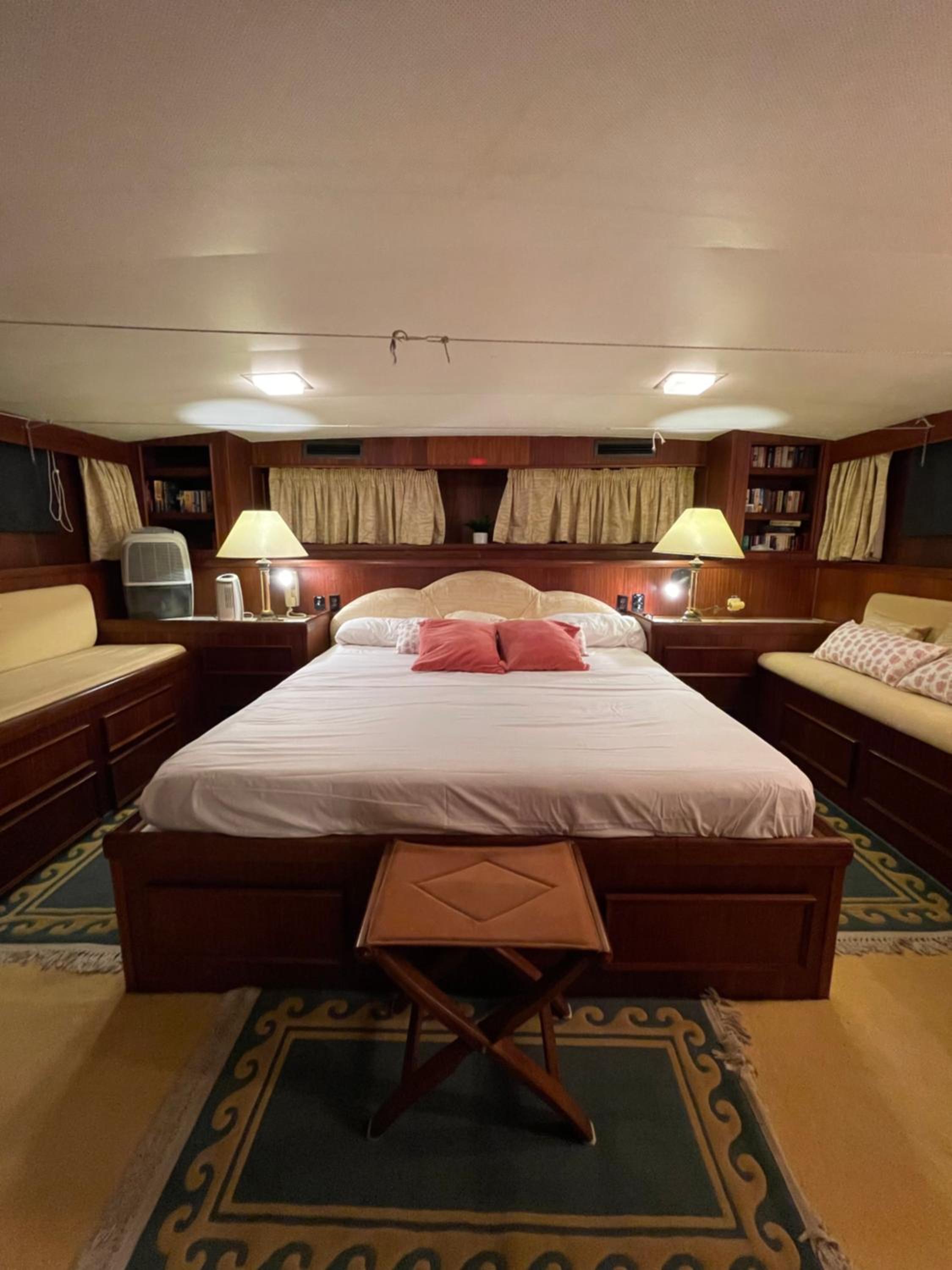 Deluxe Queen Room photo 3