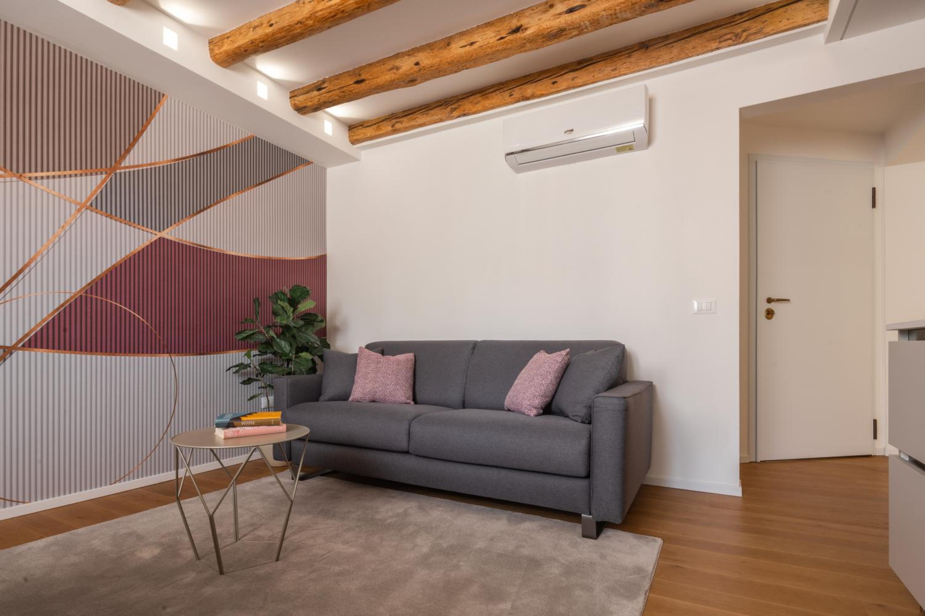 Apartment photo 1