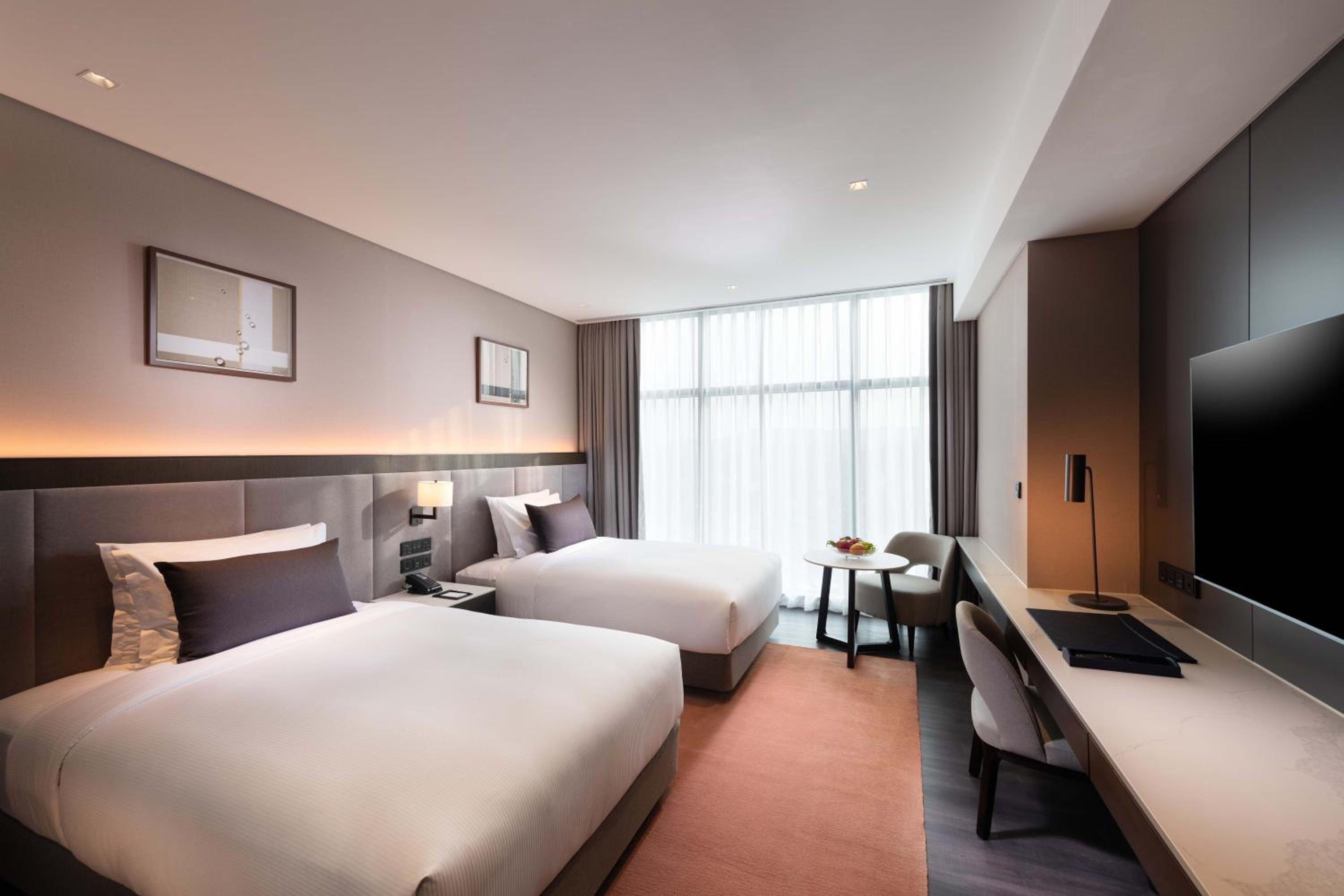 Executive Twin Room - Photo 6
