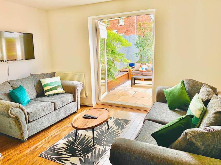 Two-Bedroom House photo 2