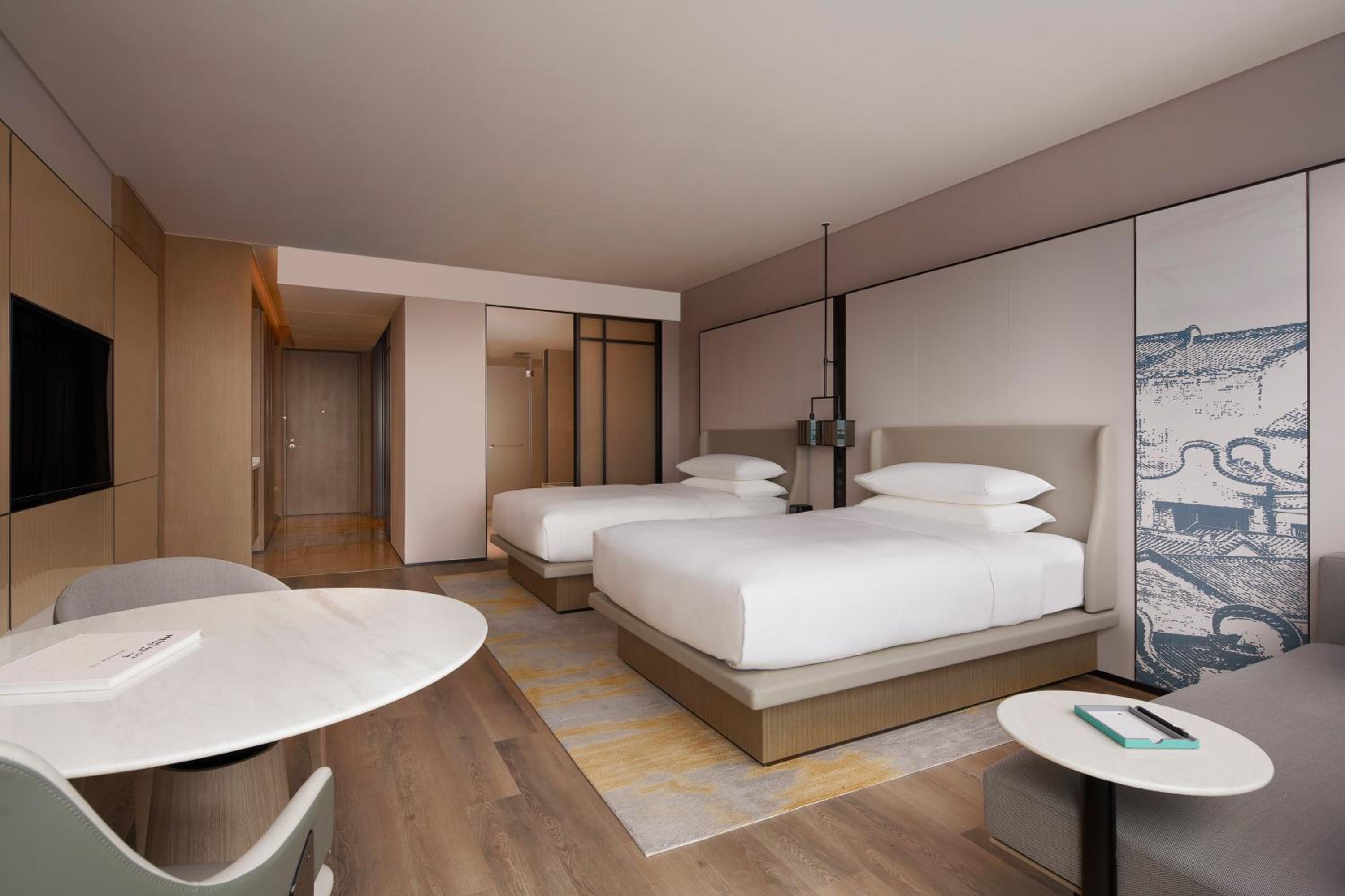 Deluxe Double Room with Two Double Beds and City View