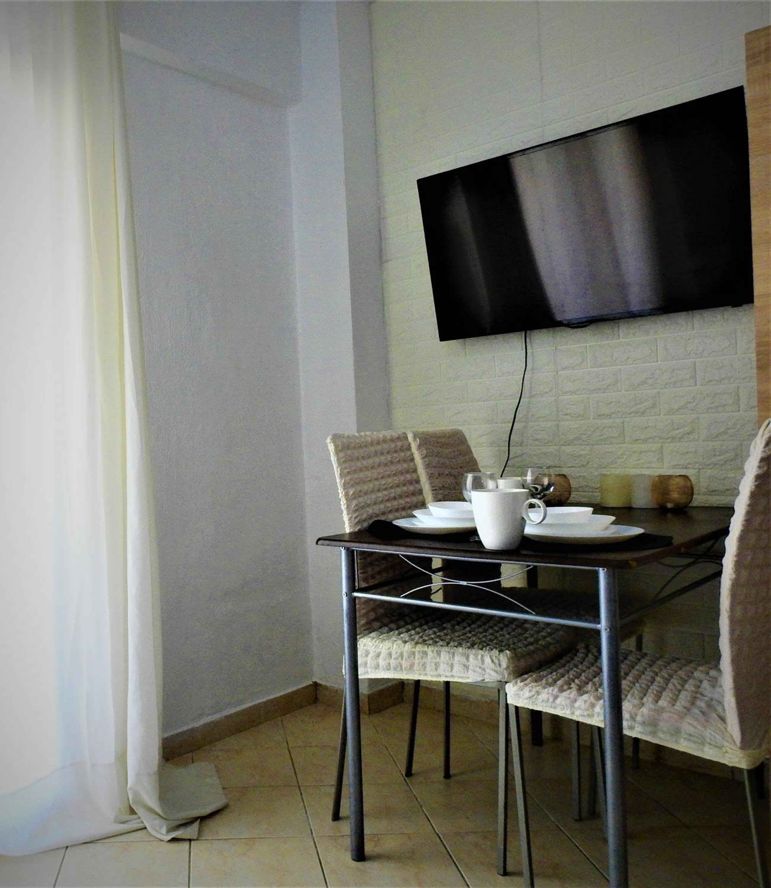 Studio Apartment - Photo 5