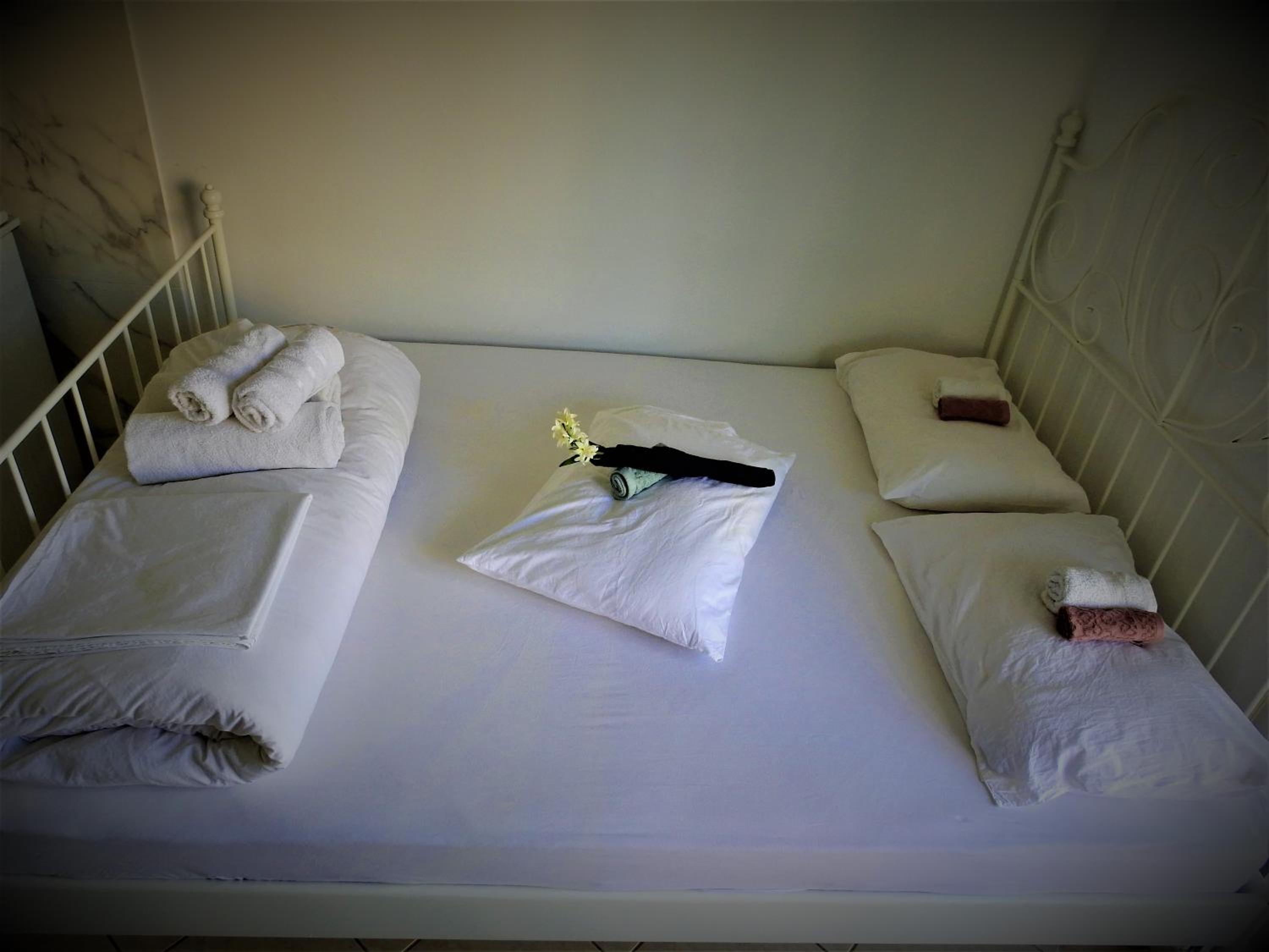 Studio Apartment - Photo 8
