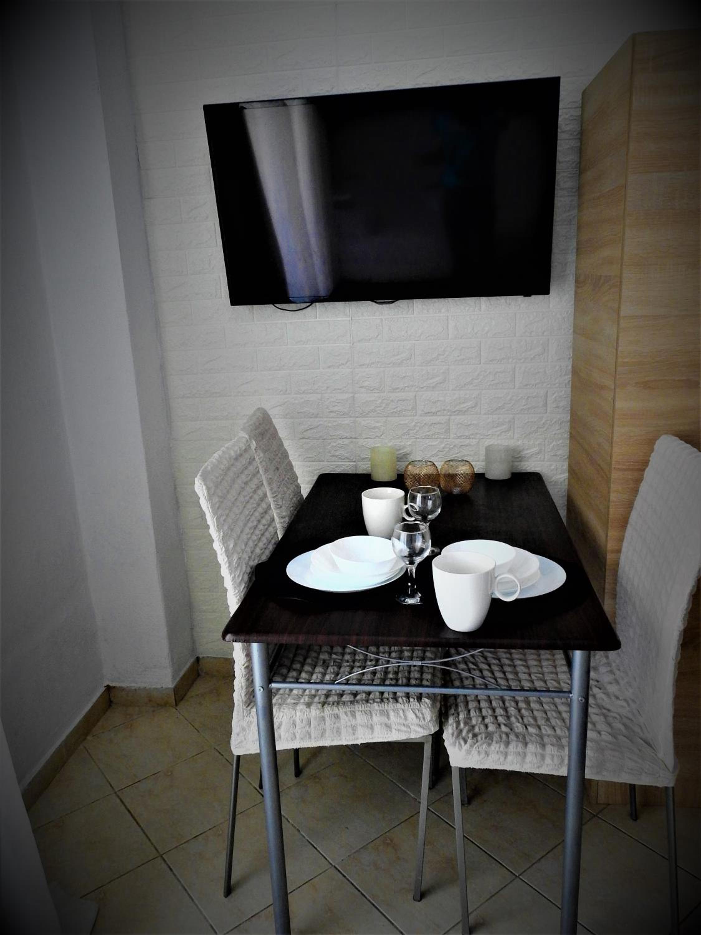 Studio Apartment - Photo 15