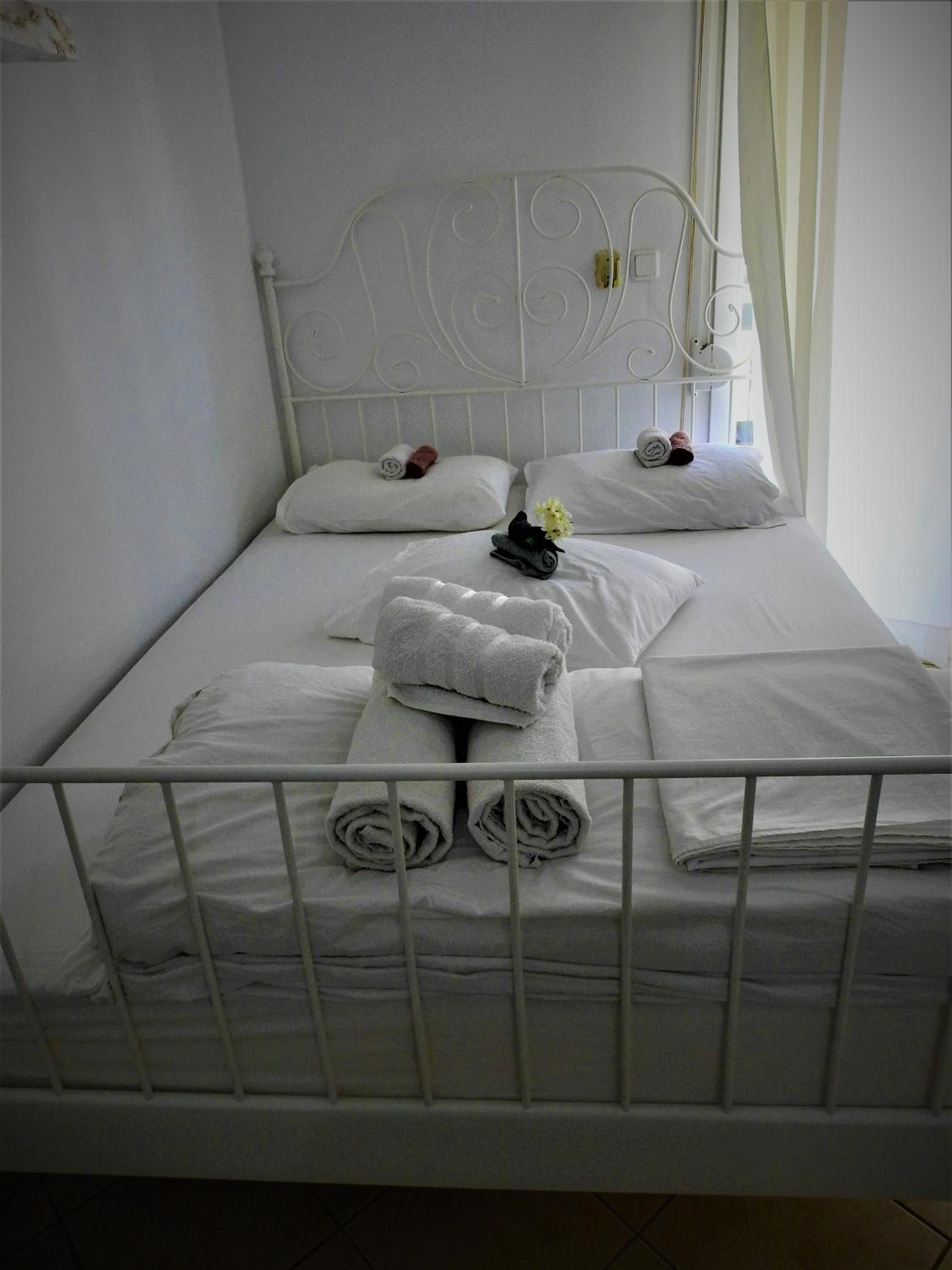 Studio Apartment - Photo 22