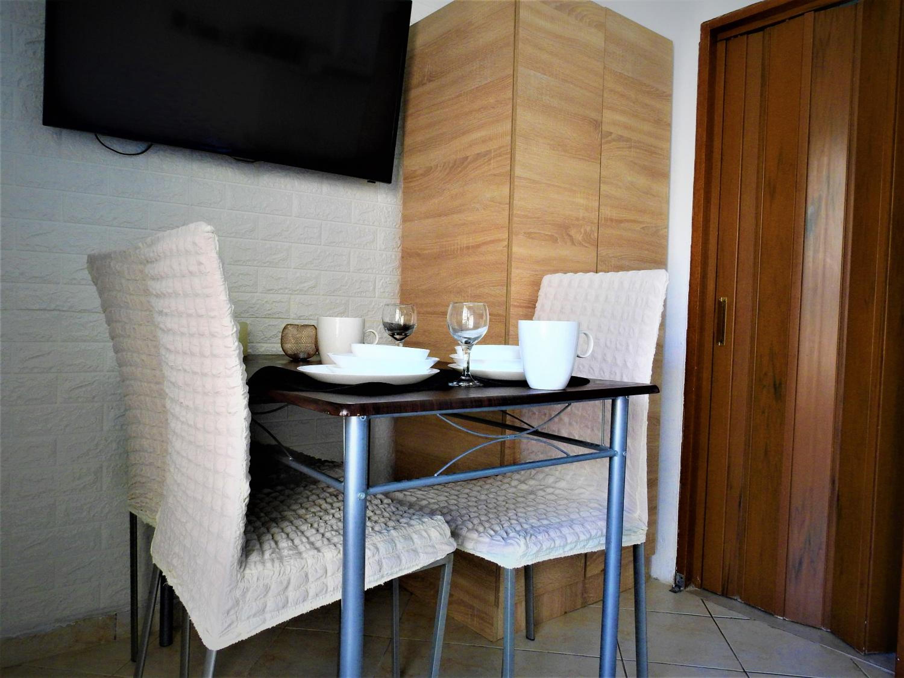 Studio Apartment - Photo 26