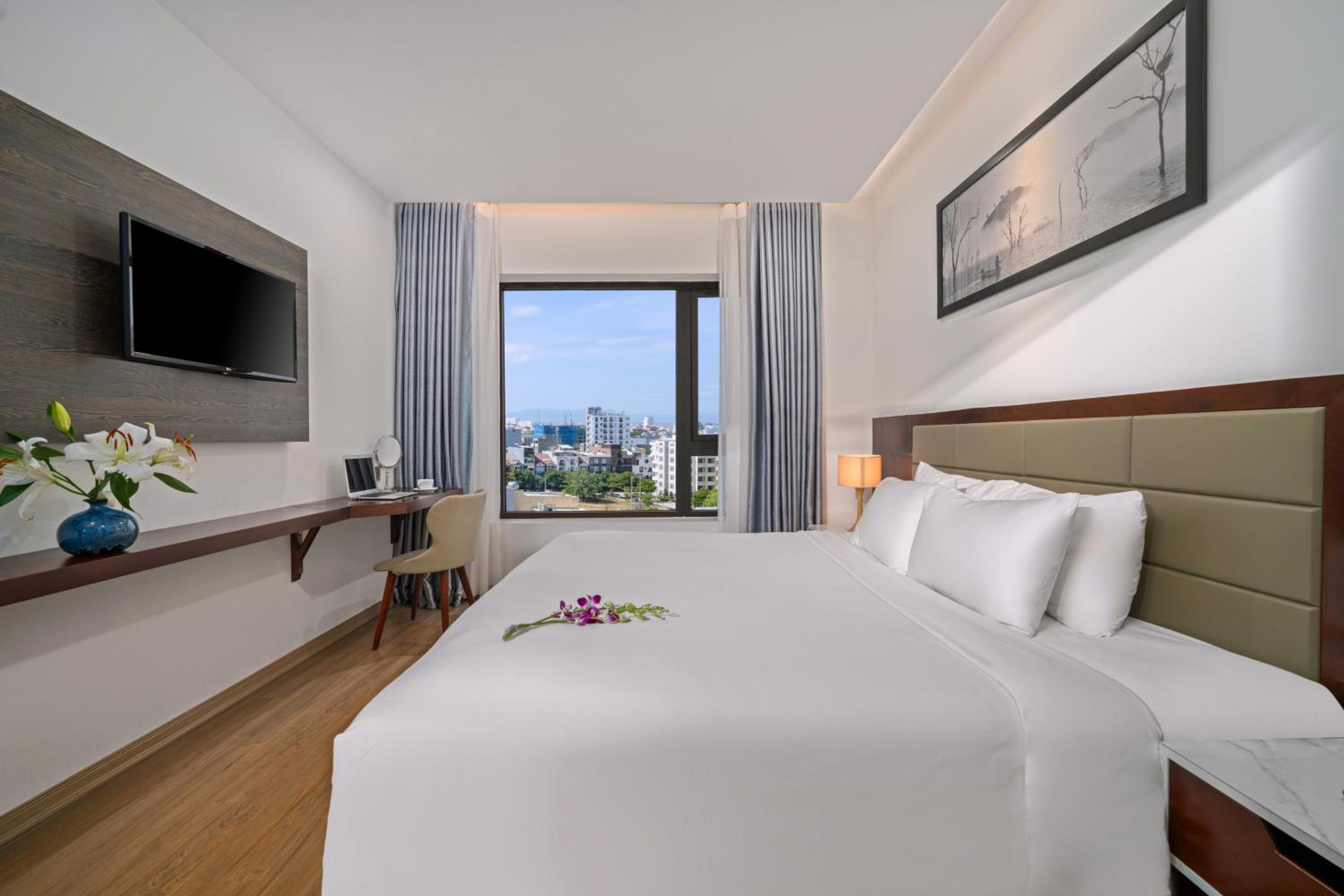 One Bedroom Apartment (Free Daily Laundry and Welcome Fruit Upon Arrival) photo 3