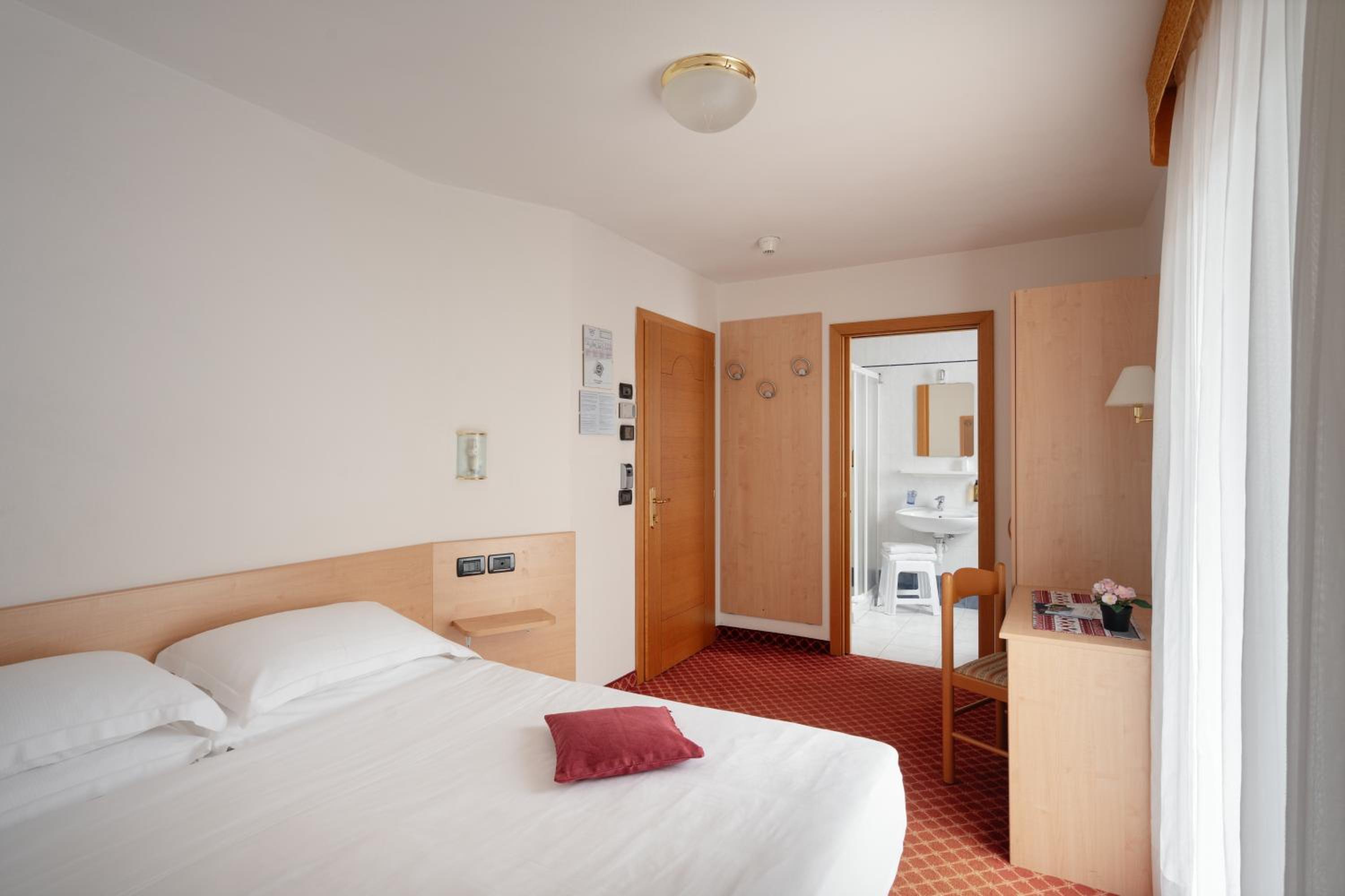 Economy Double or Twin Room photo 1