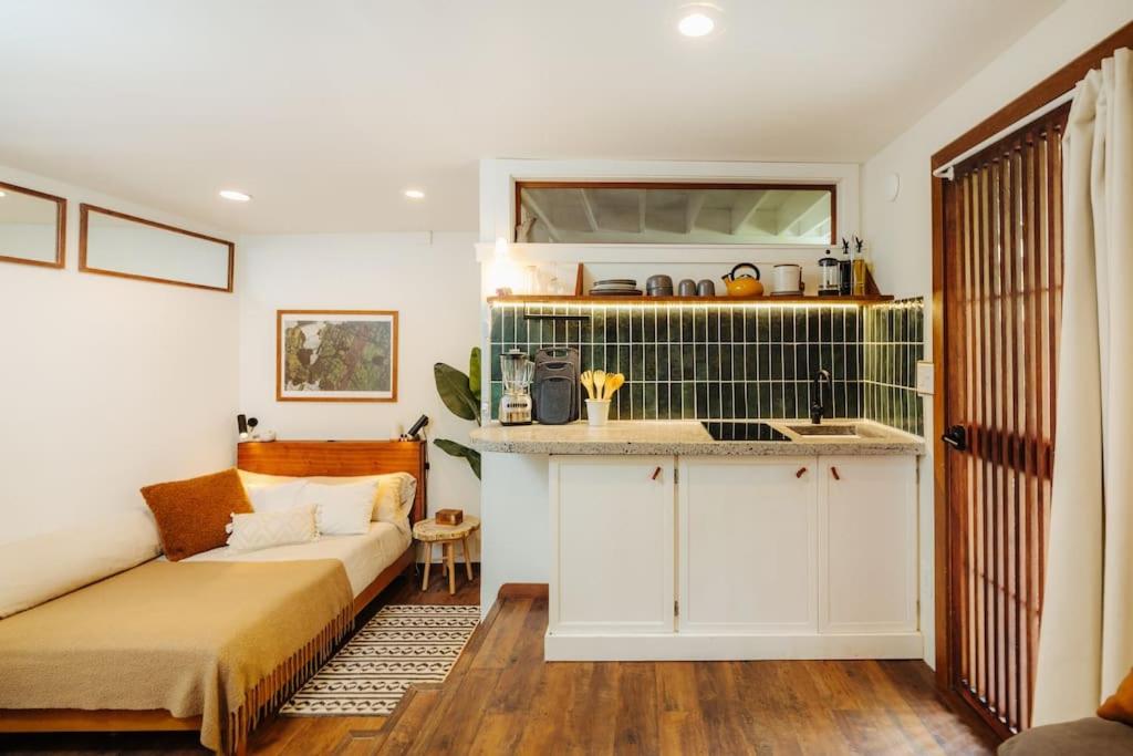 Studio Apartment photo 1