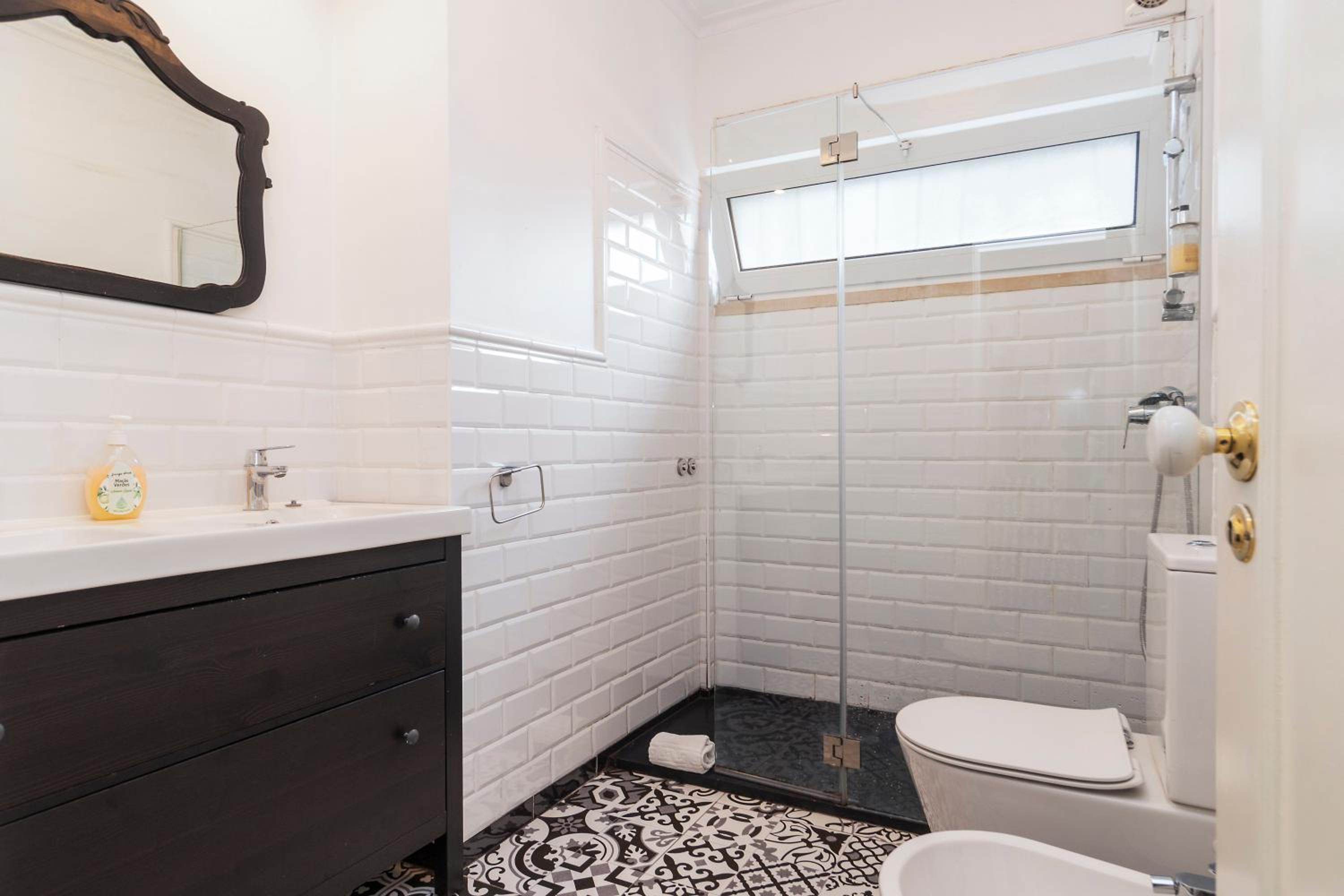 Family Room with Private Bathroom photo 2