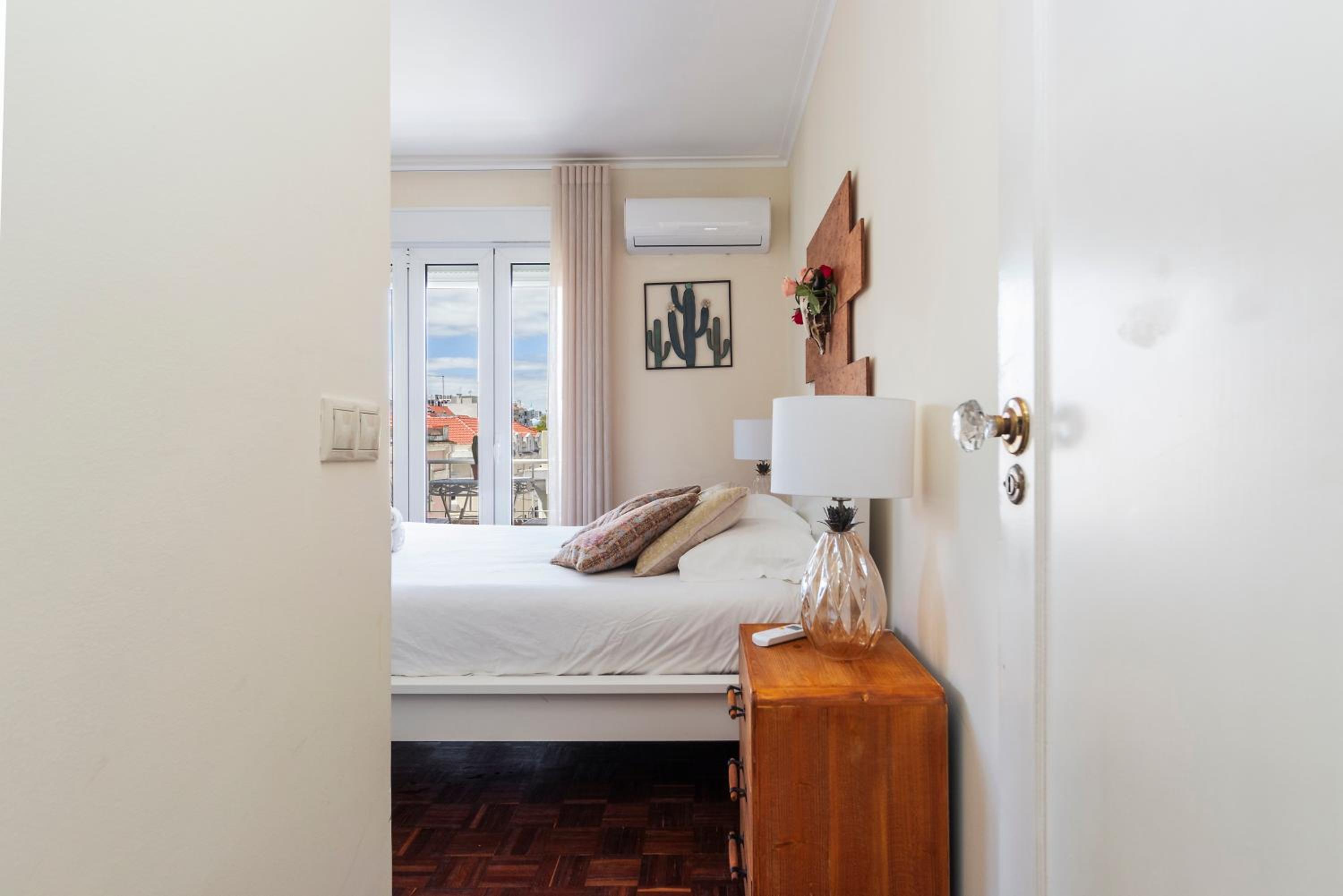 Deluxe Double Room with Balcony and Private Bathroom photo 1