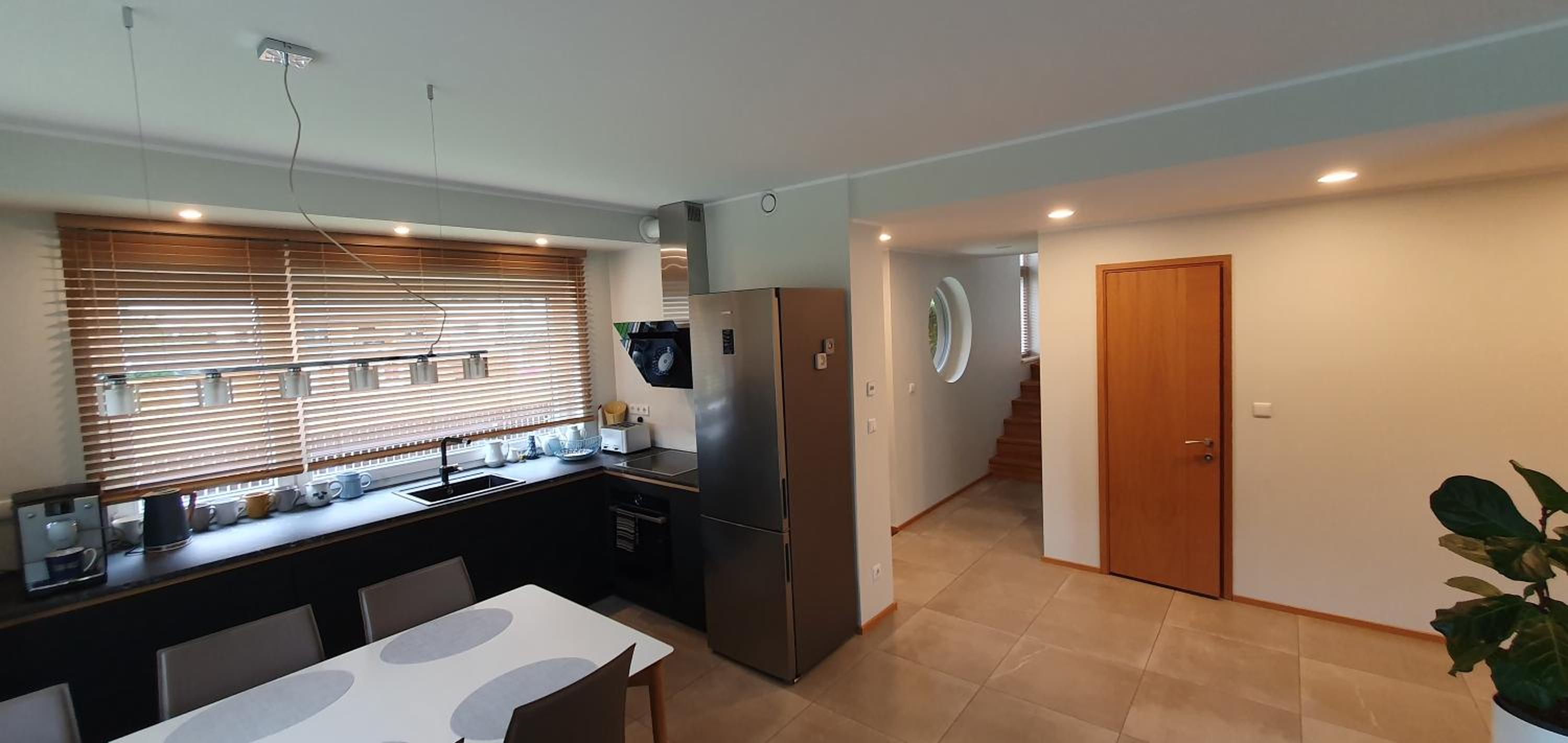 Four-Bedroom House - Photo 7