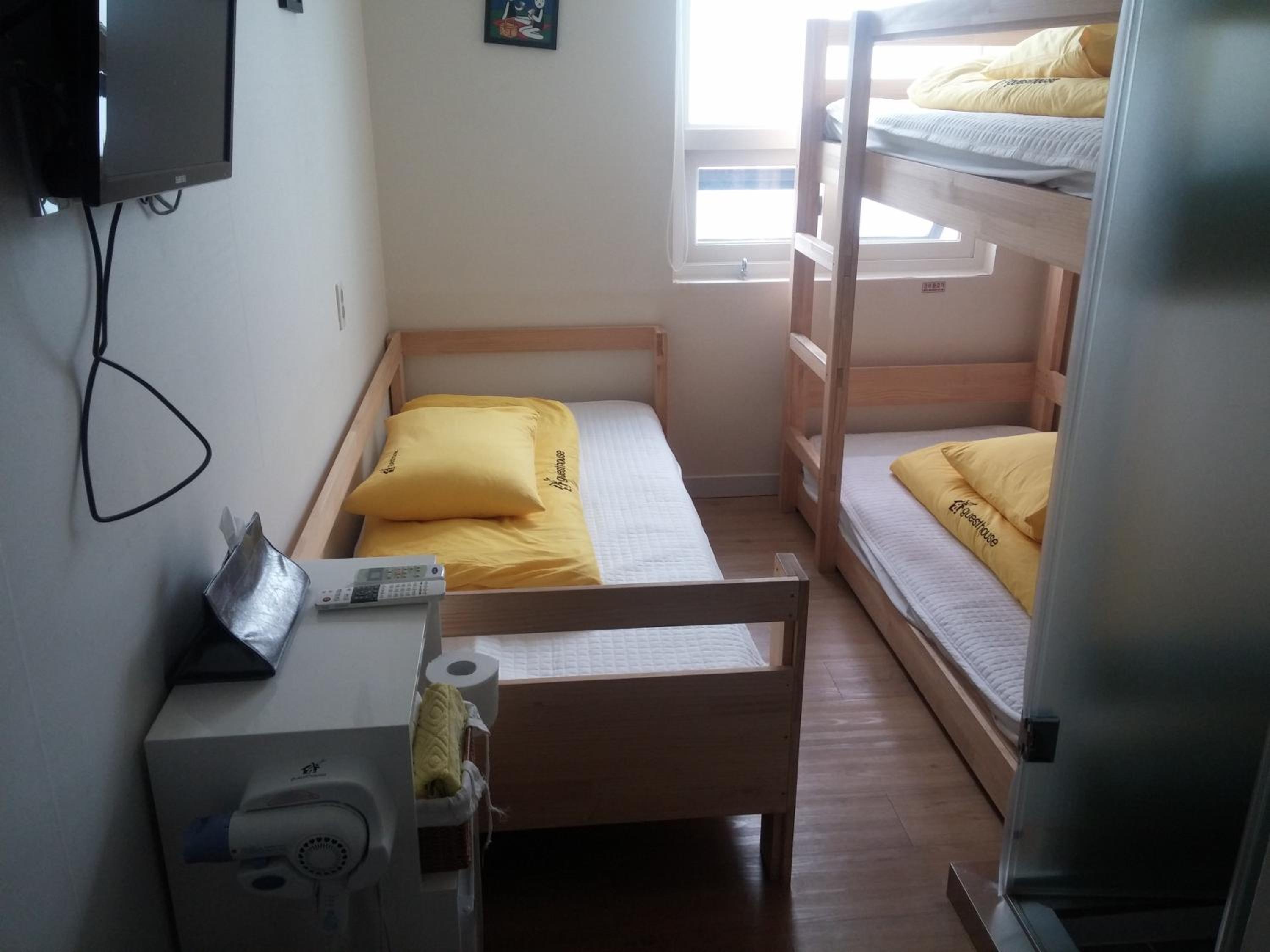 Triple Room - Photo 8