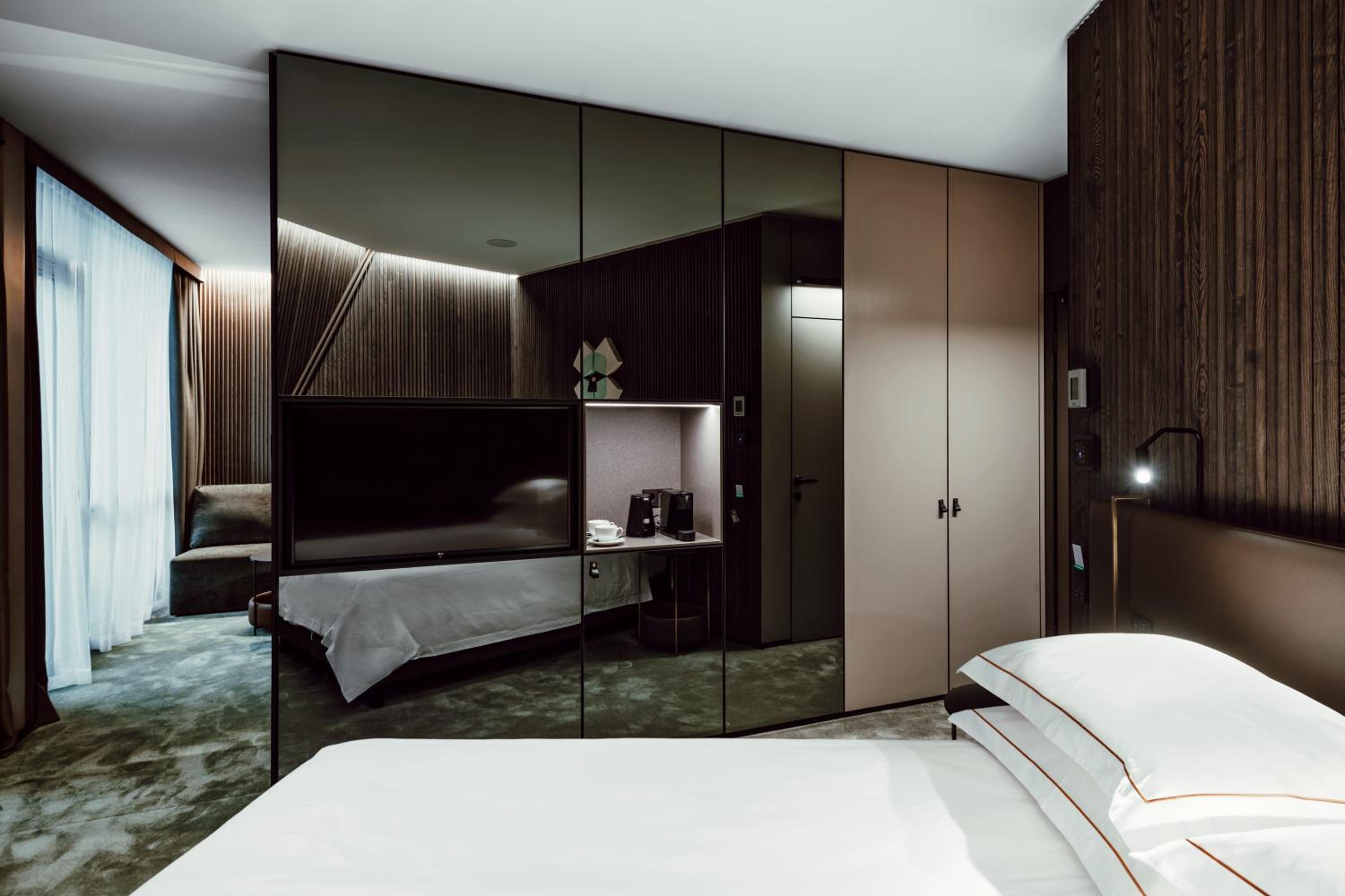 Studio with Balcony and Spa Access - Photo 1