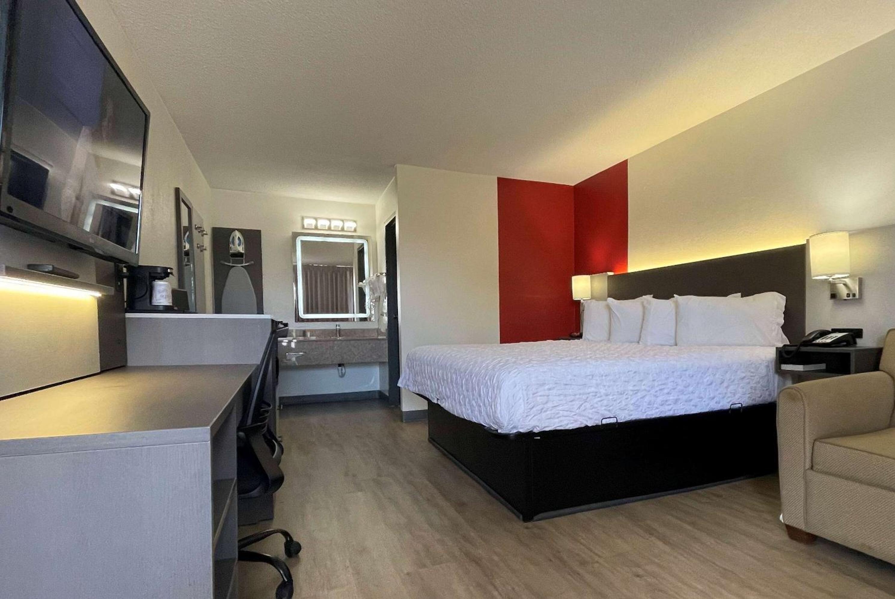 King Room - Non-Smoking - Photo 1