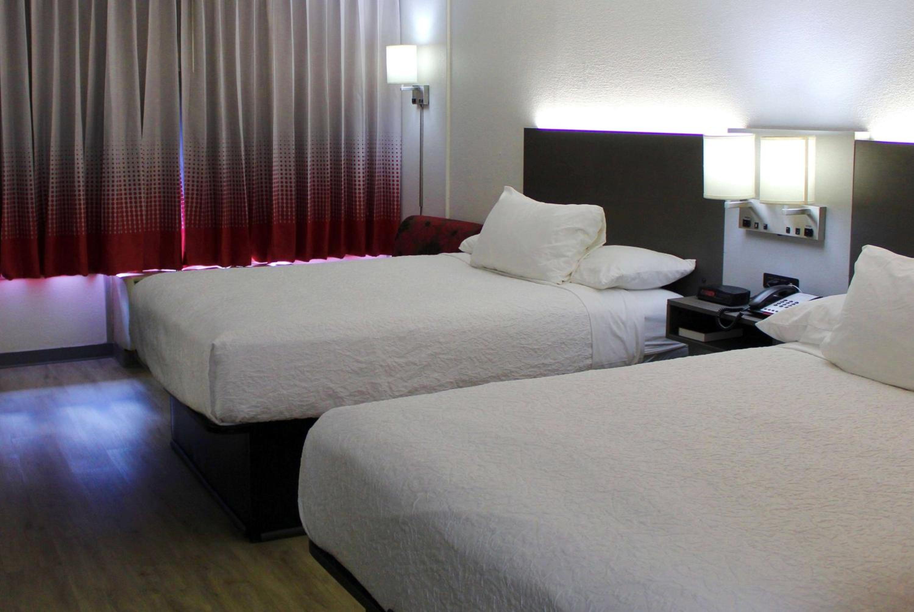 Double Room with Two Double Beds - Mobility Access/Non-Smoking - Photo 3