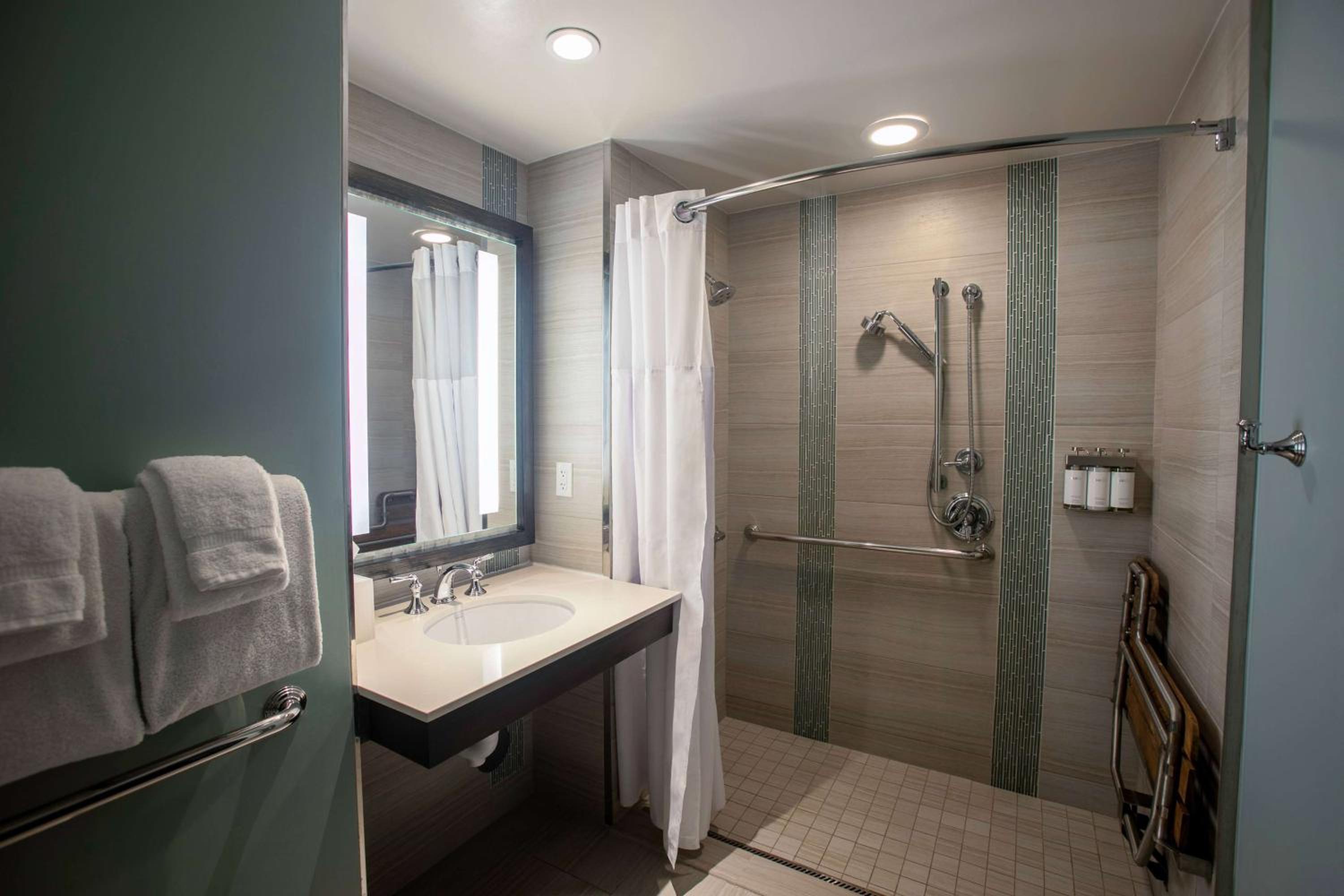 Room with Two Double Beds and Roll-in Shower - Mobility Access/Non-Smoking