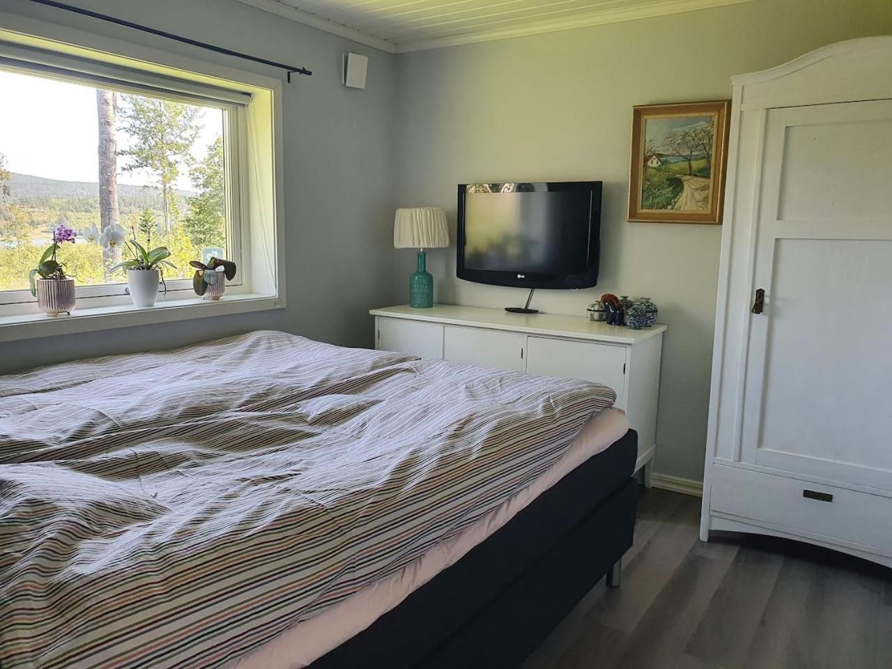 Three-Bedroom House photo 1