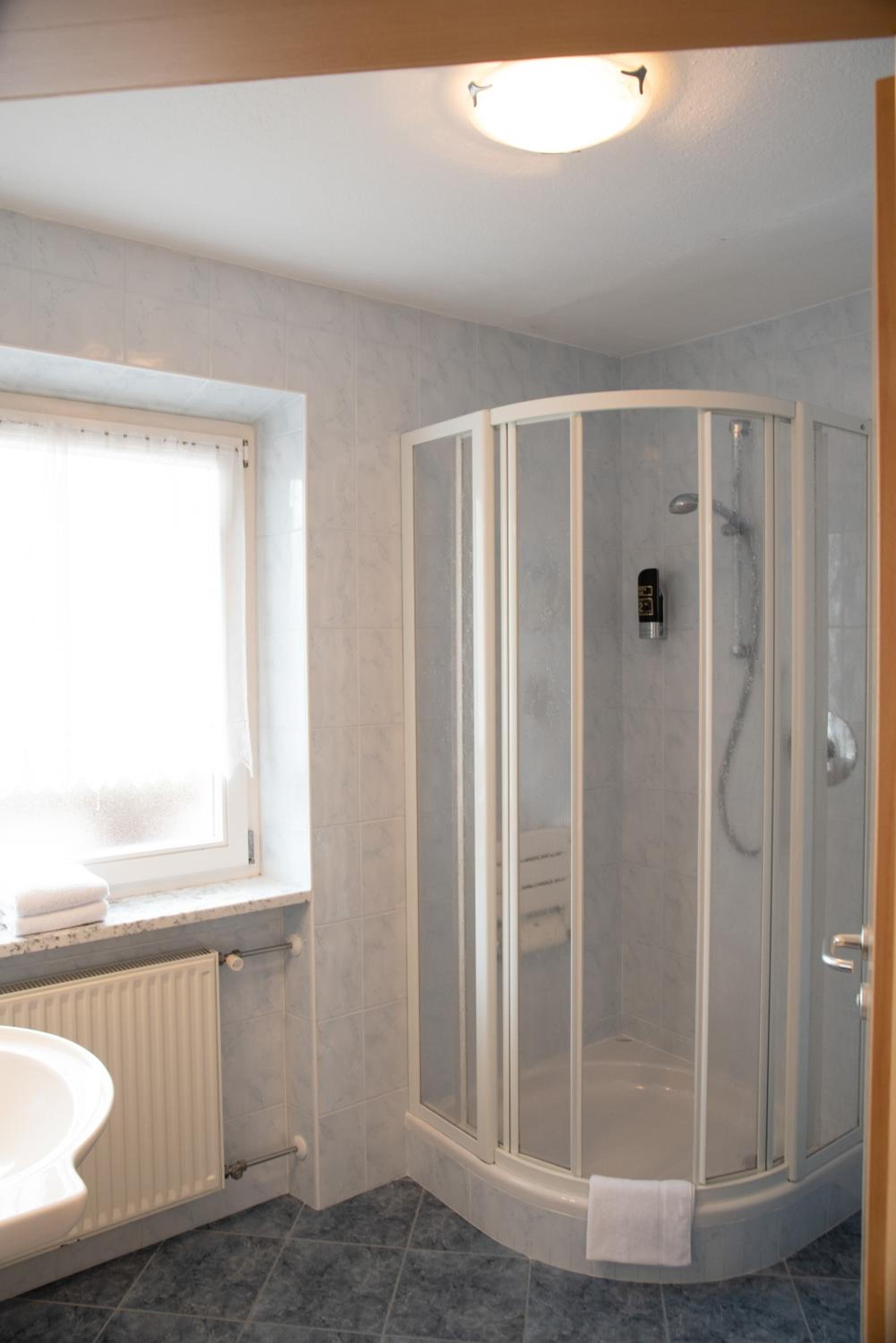 Deluxe Double or Twin Room with Mountain View - Photo 4